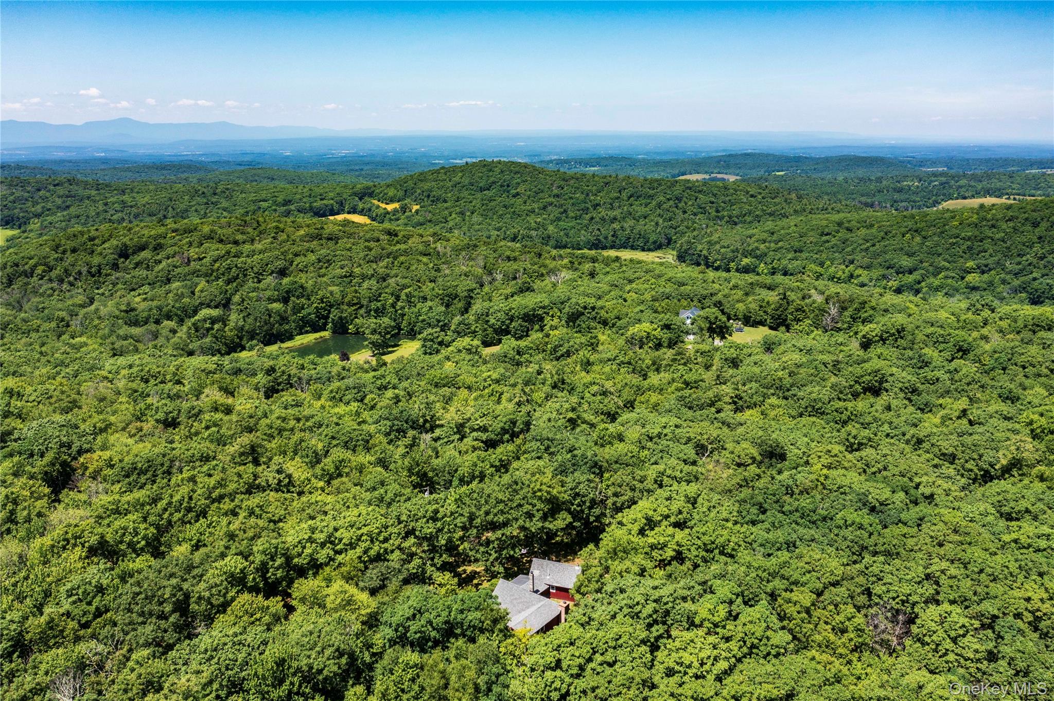 695 Wolf Hill Road – For Sale photo 2