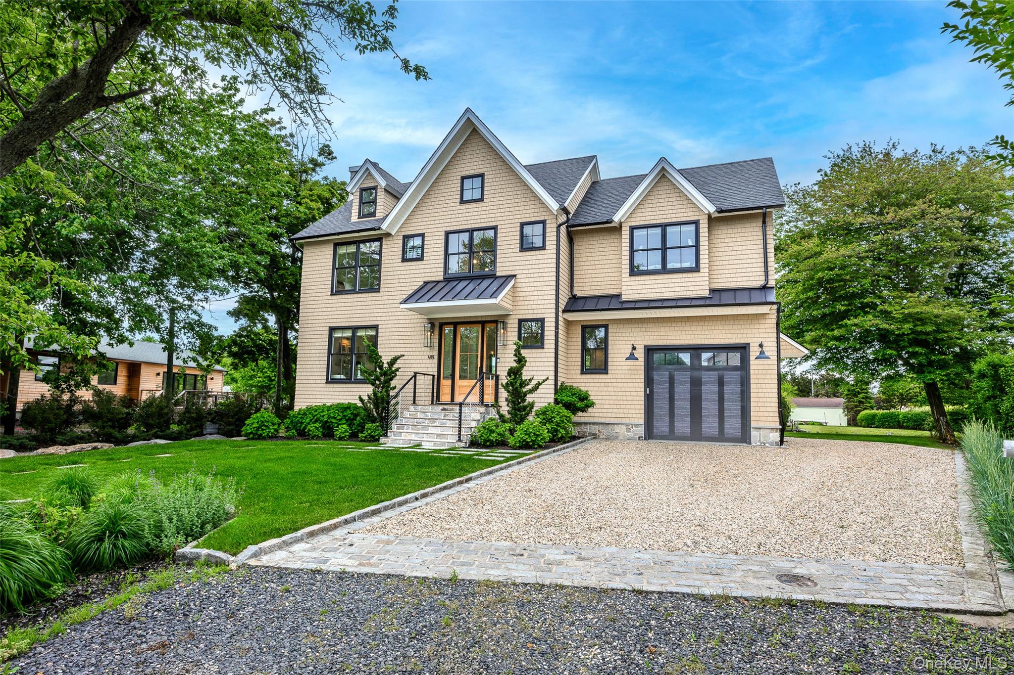 405 Williamsburgh Drive – For Sale photo 2