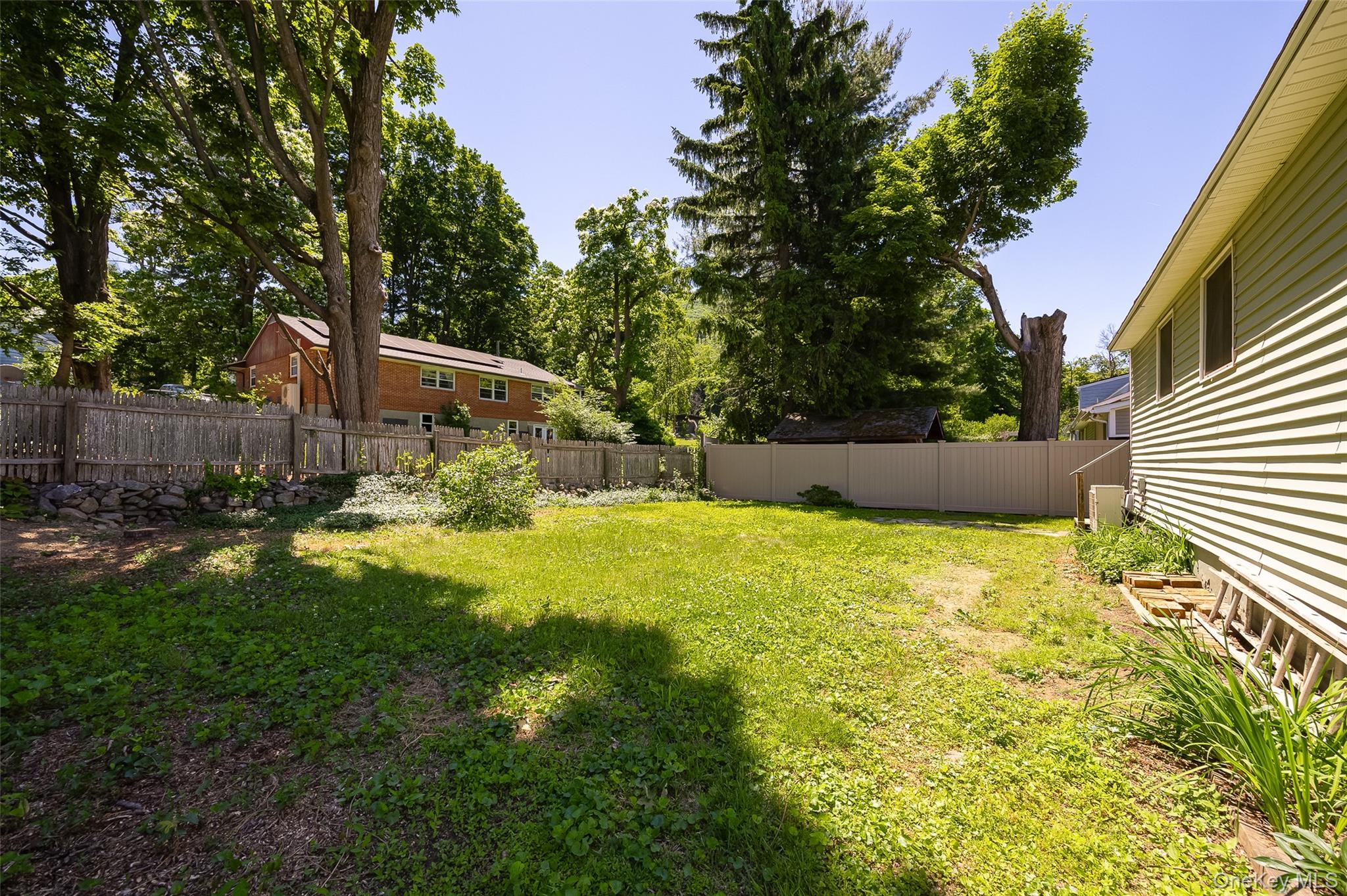 22 Howland Avenue – For Sale photo 25