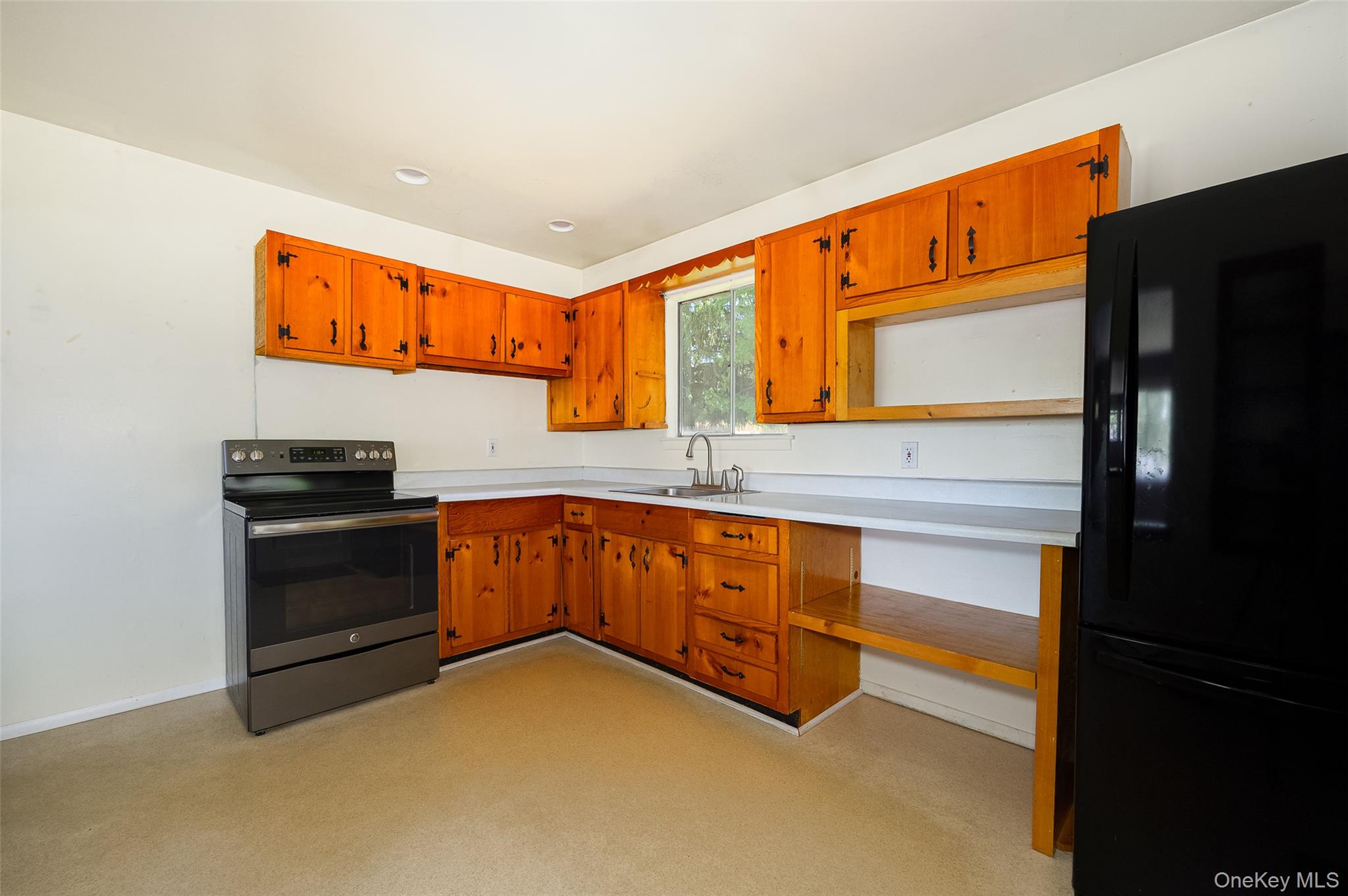22 Howland Avenue – For Sale photo 4