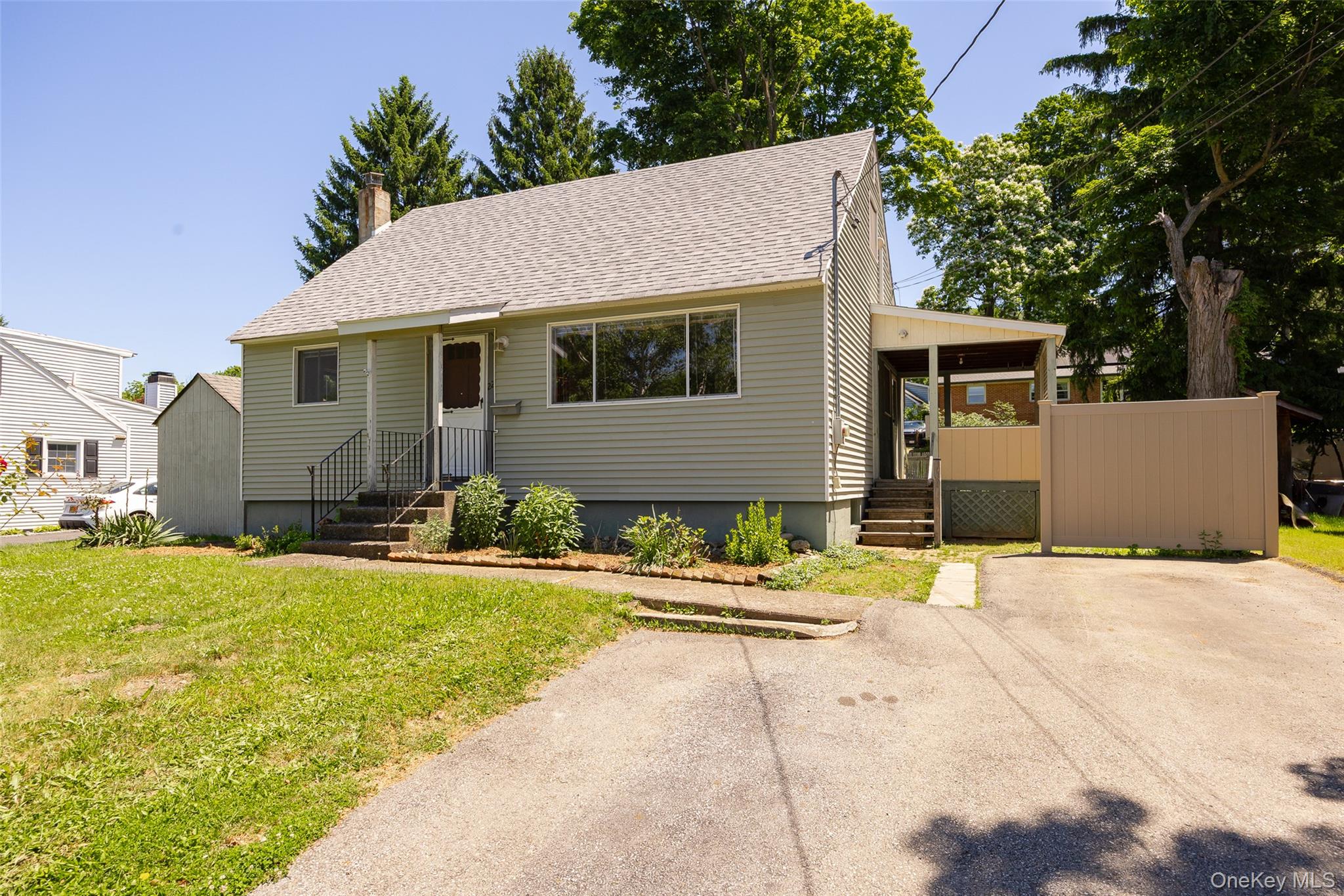 22 Howland Avenue – For Sale photo 2