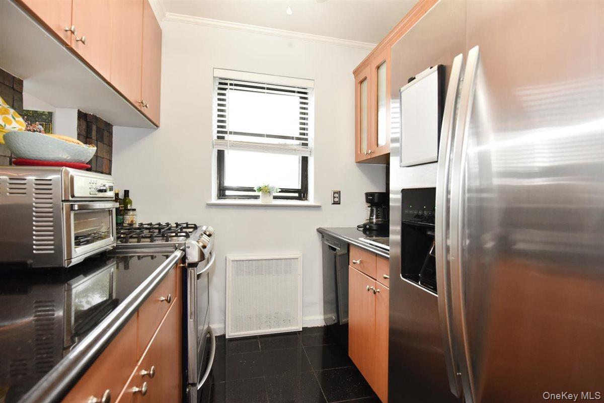 143-50 Hoover Avenue, Unit 503 photo 9