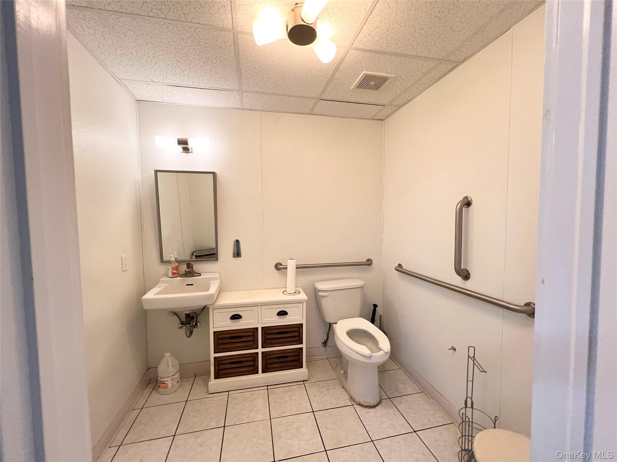 3012 A Jericho Turnpike – For Rent photo 11