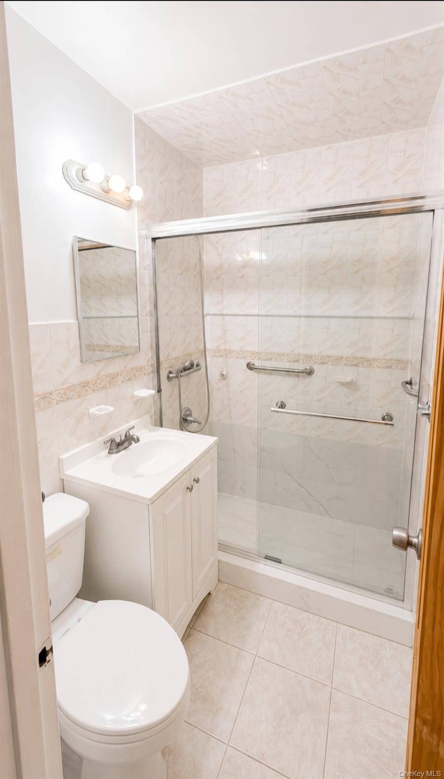 214-07B Hillside Ave, Unit Unit B photo 5