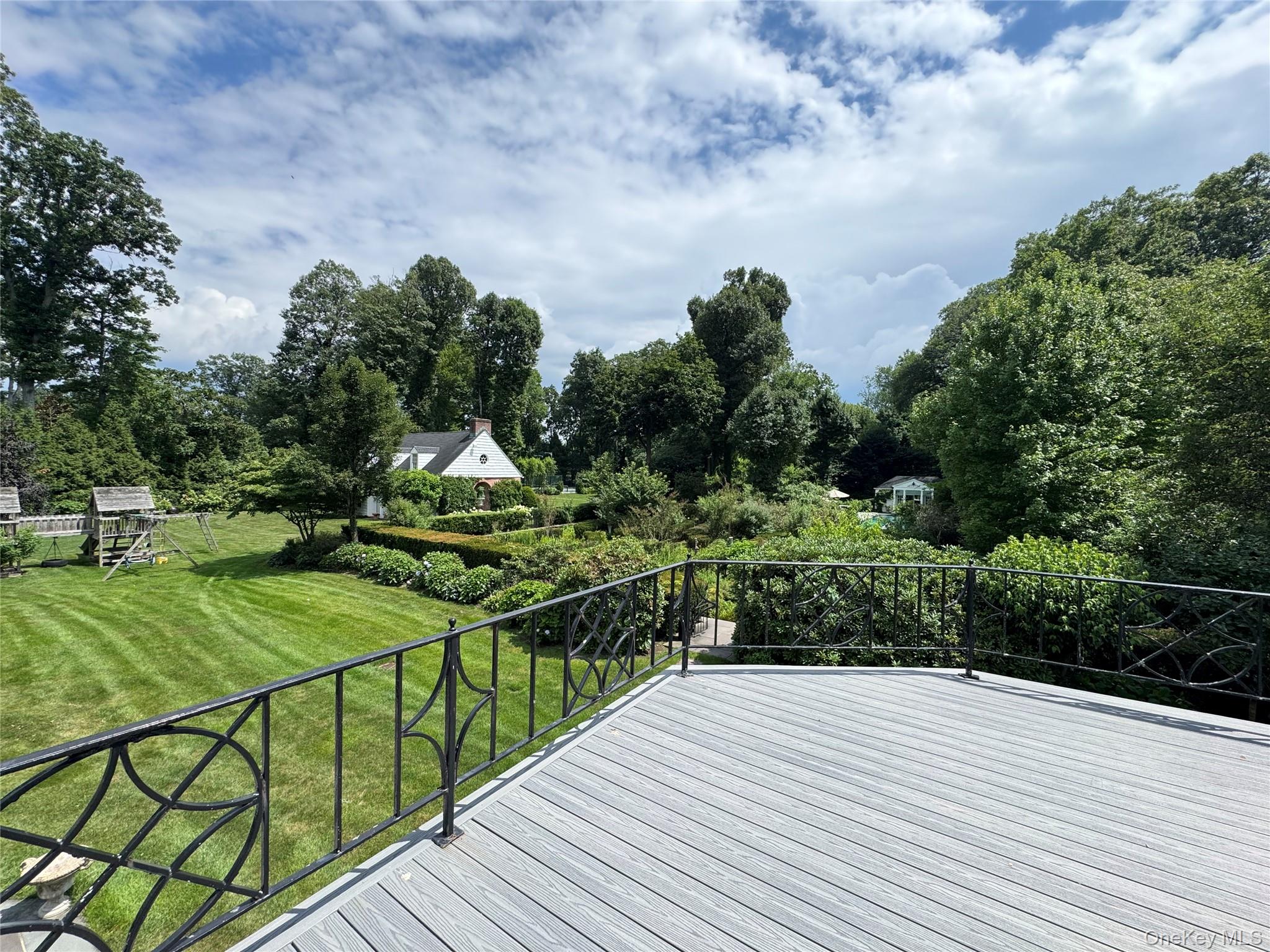 8 Stonegate Lane – For Sale