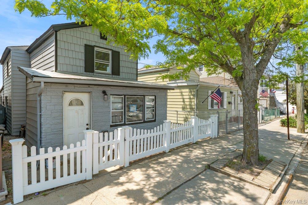 1107 Cross Bay Boulevard – For Sale