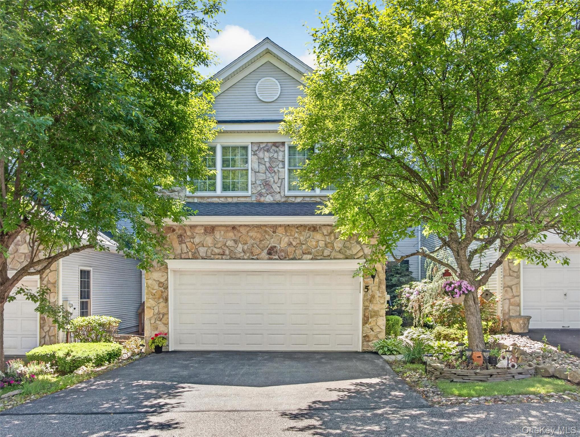 5 Holly Court – For Sale photo 2