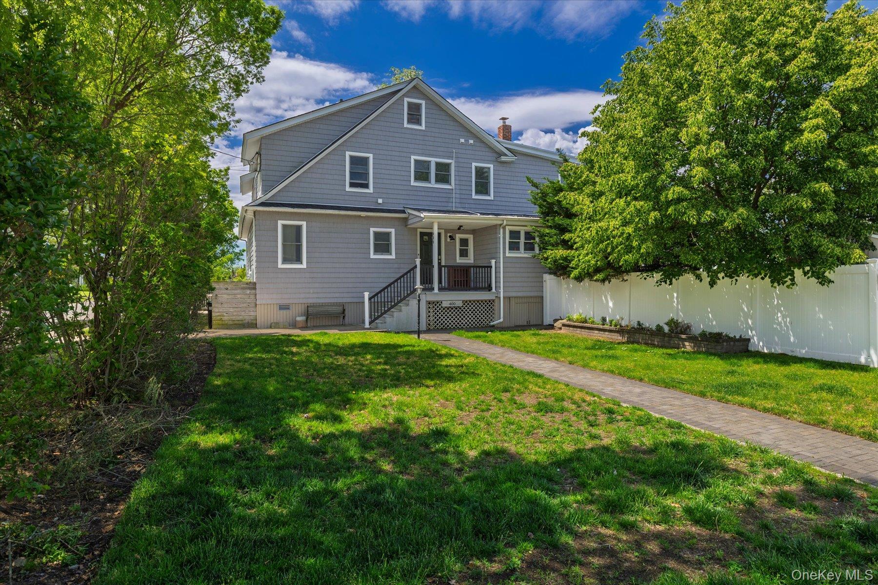 400 Roosevelt Avenue – For Sale