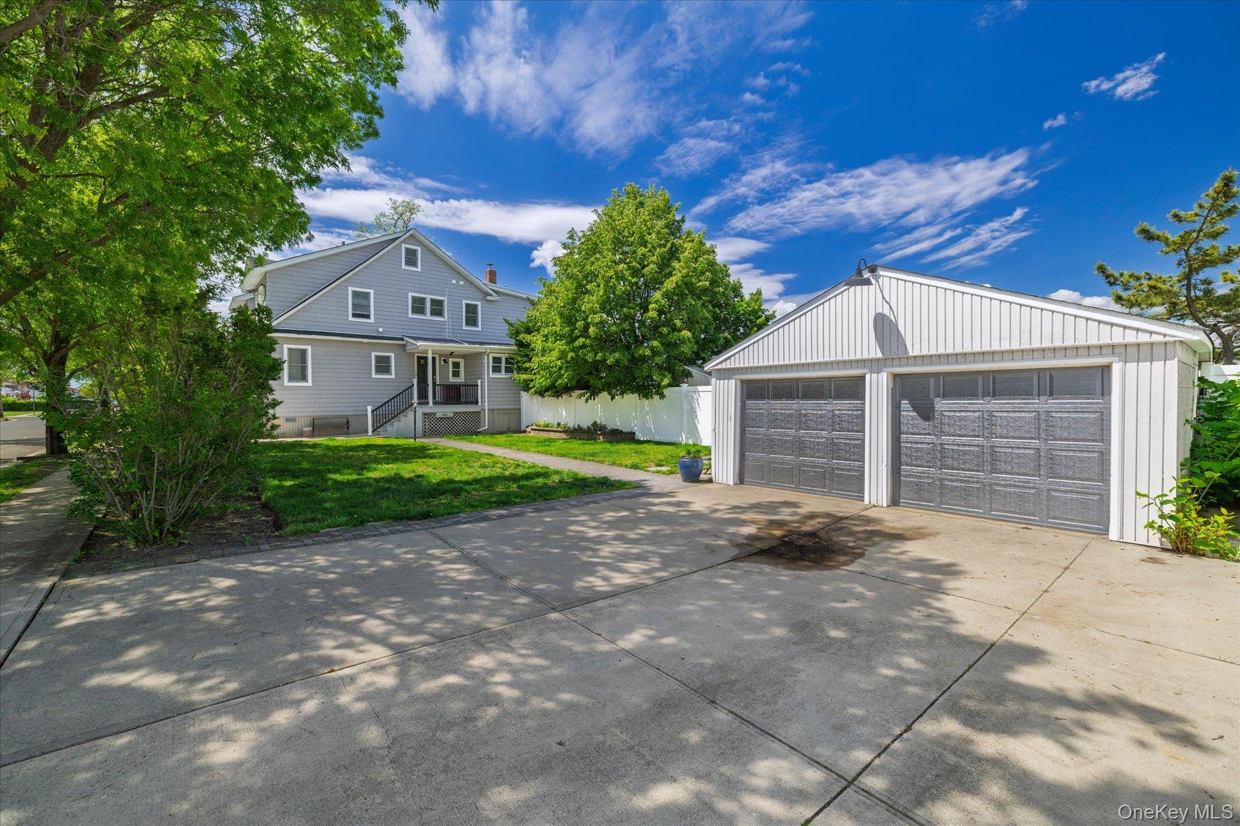 400 Roosevelt Avenue – For Sale photo 3