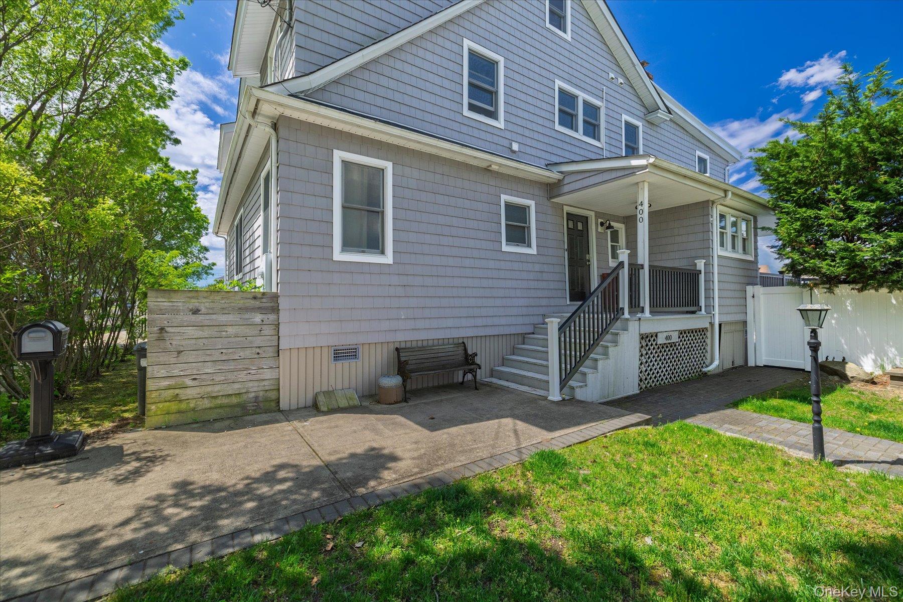 400 Roosevelt Avenue – For Sale photo 2