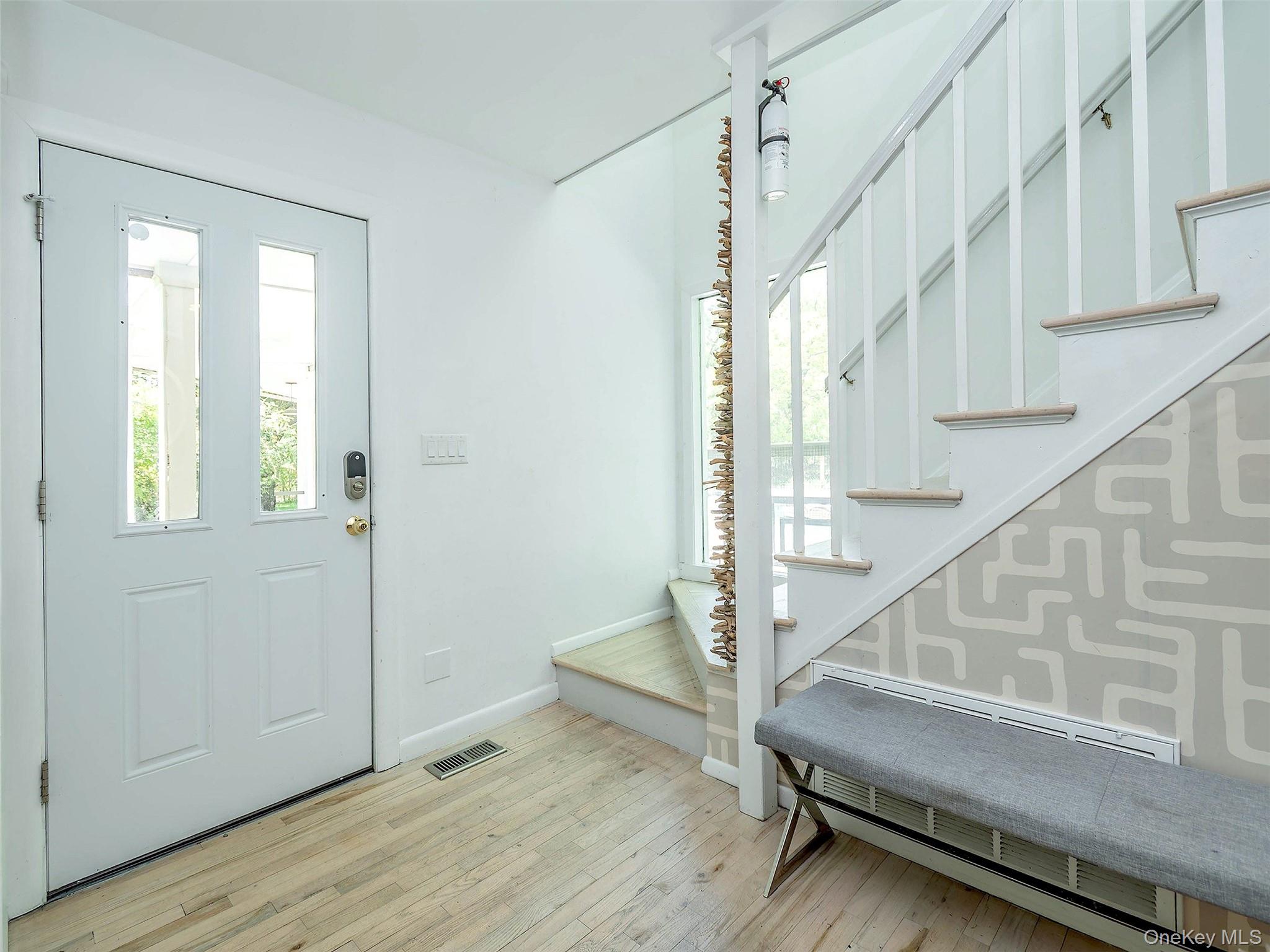 135 Old Meeting House Road – For Sale photo 3