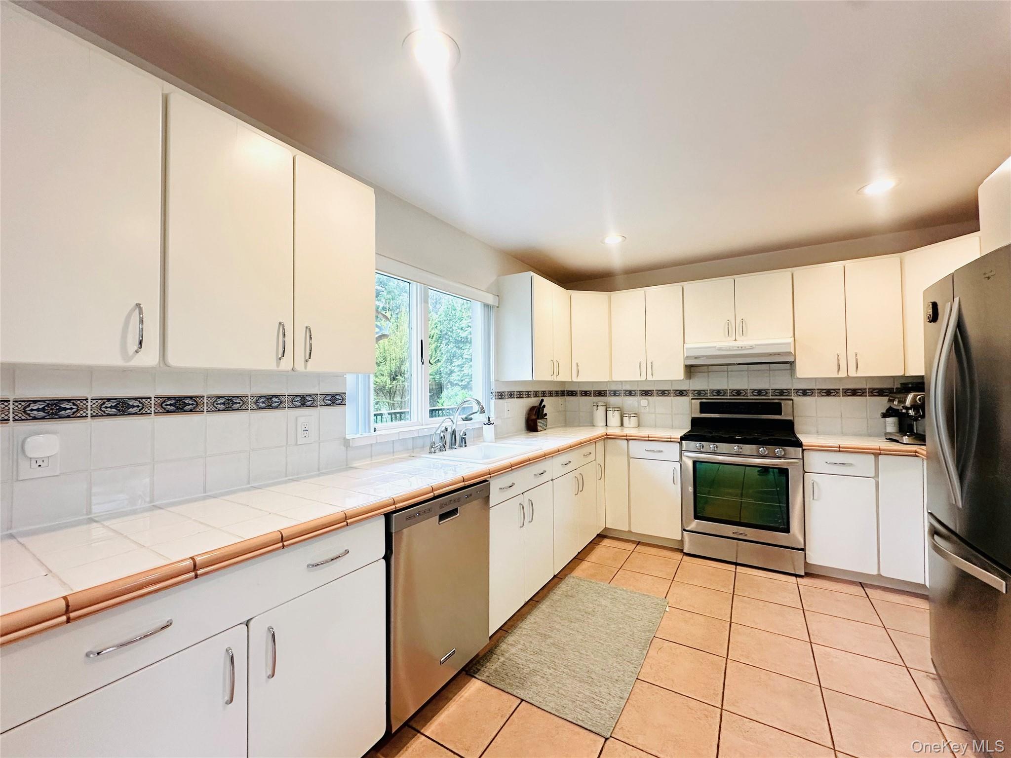40 Hilltop Road – For Rent photo 5