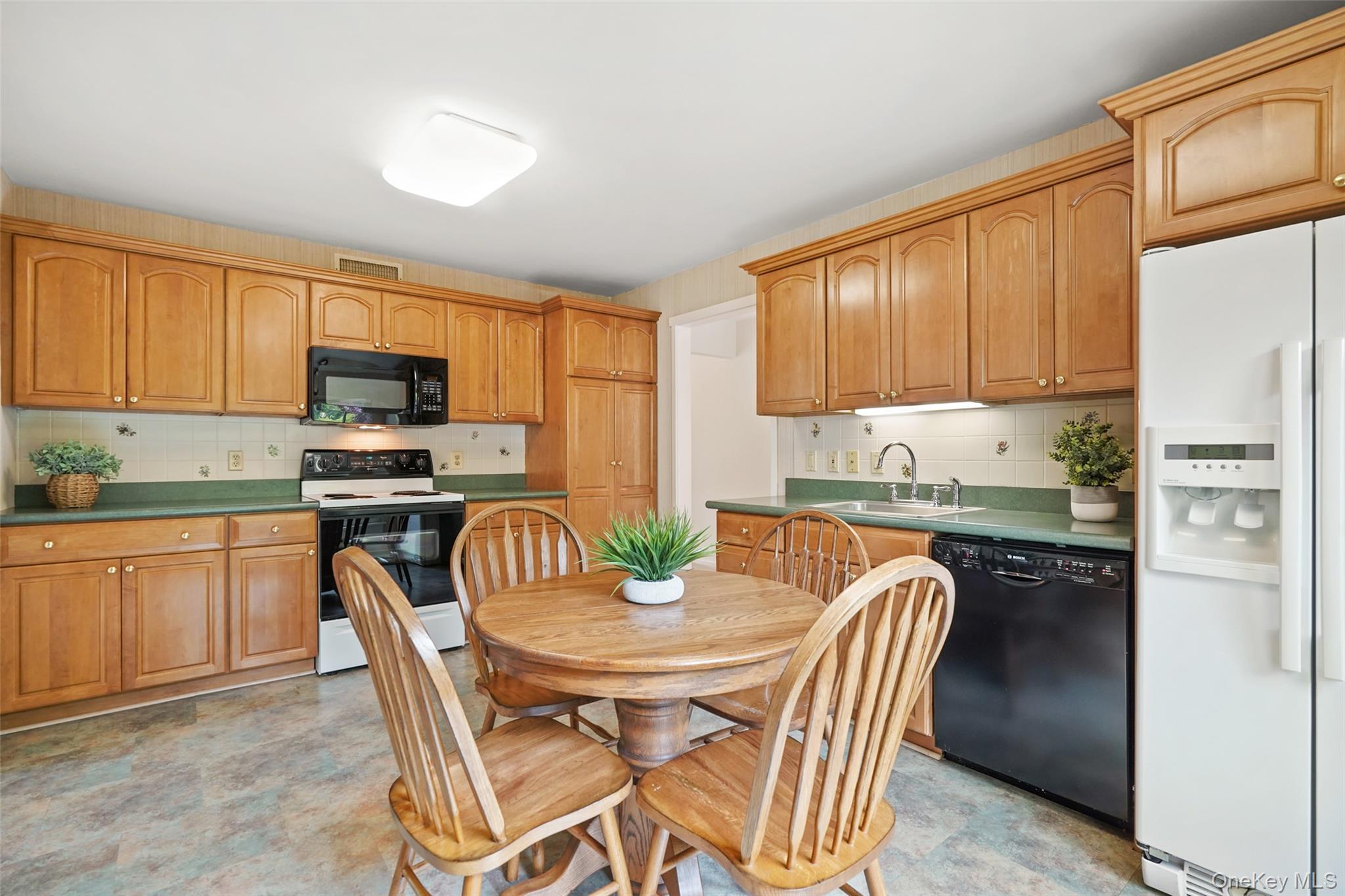101 Heritage Hills Drive, Unit A photo 2