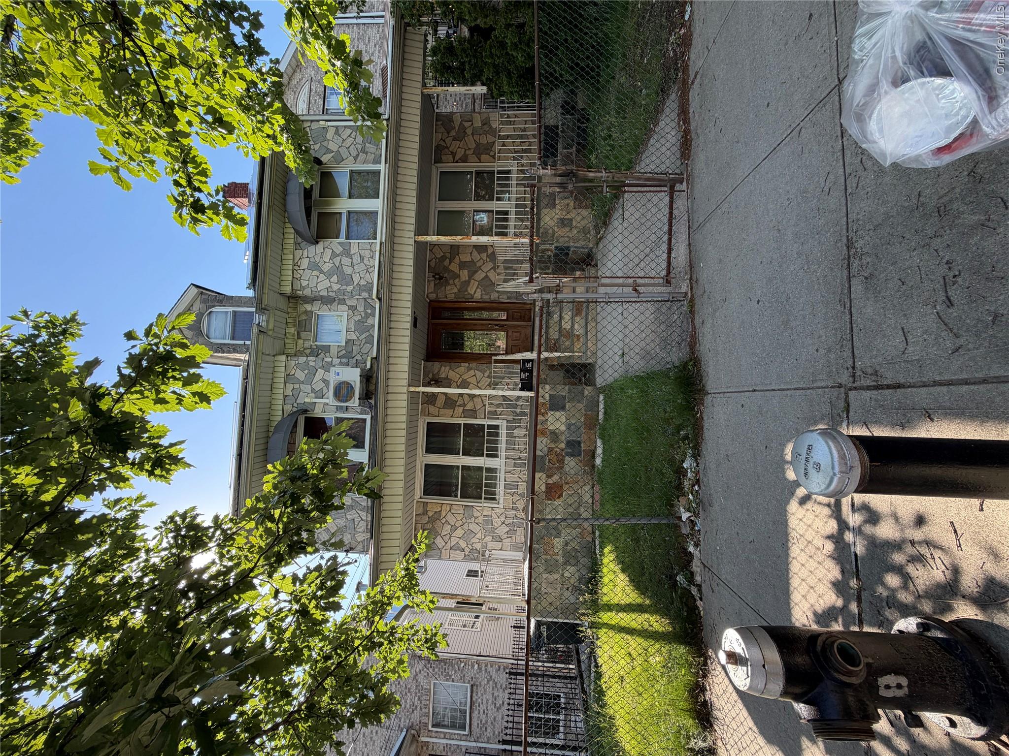 3643 Paulding Avenue – For Sale