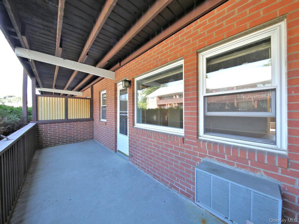 419 Tompkins Avenue, Unit 3 photo 8