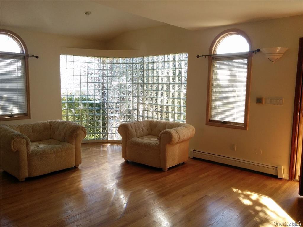 48 Orchard Beach Boulevard – For Sale photo 4