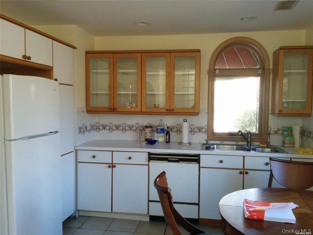 48 Orchard Beach Boulevard – For Sale photo 6