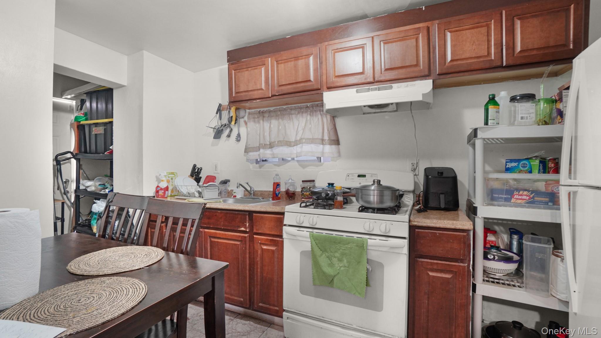 2657 Briggs Avenue – For Sale photo 21