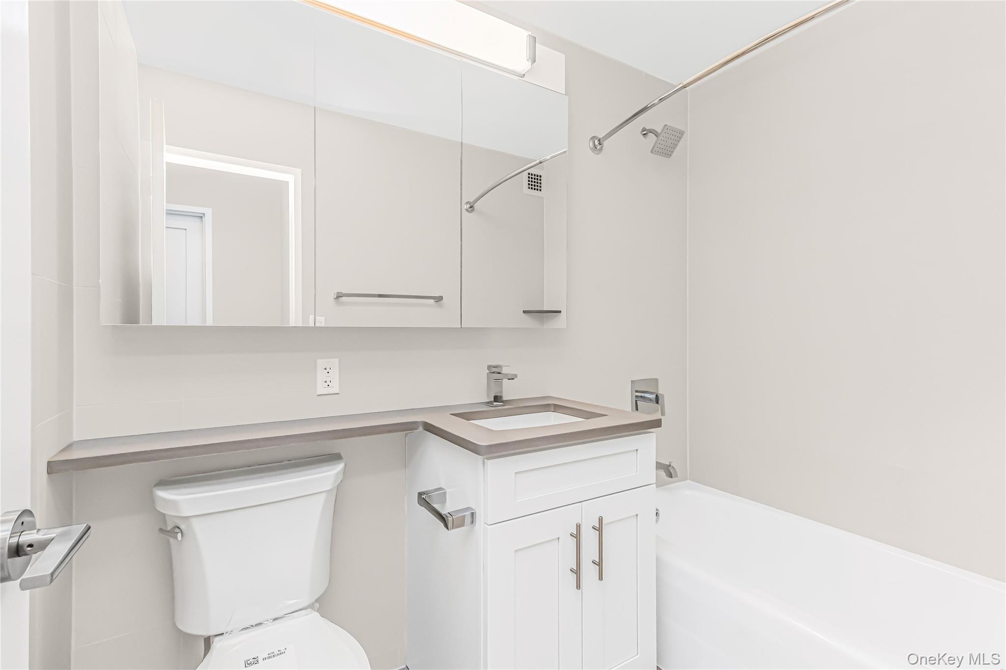 3333 Henry Hudson Parkway, Unit 20C photo 7