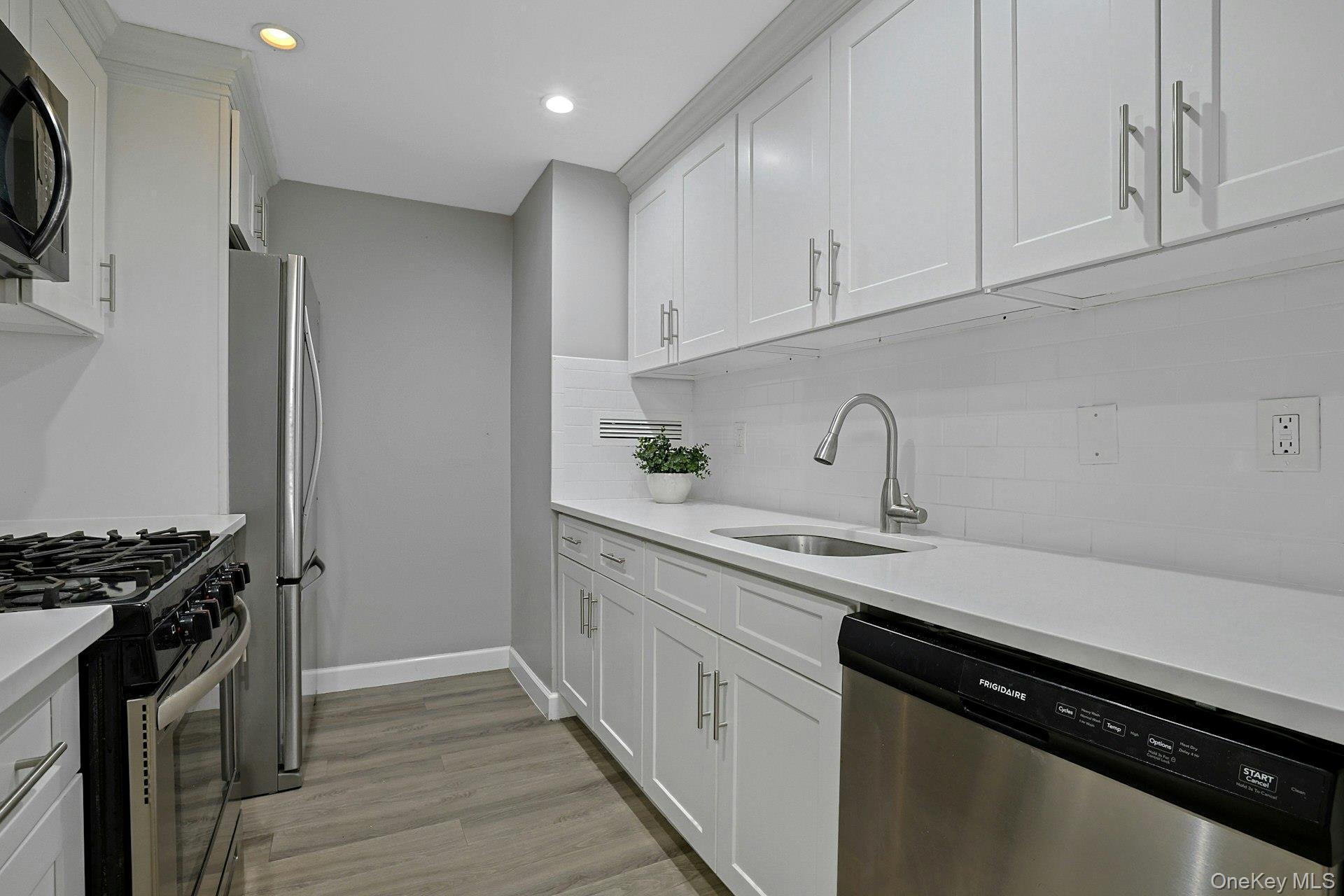 1270 North Avenue, Unit 1h photo 3