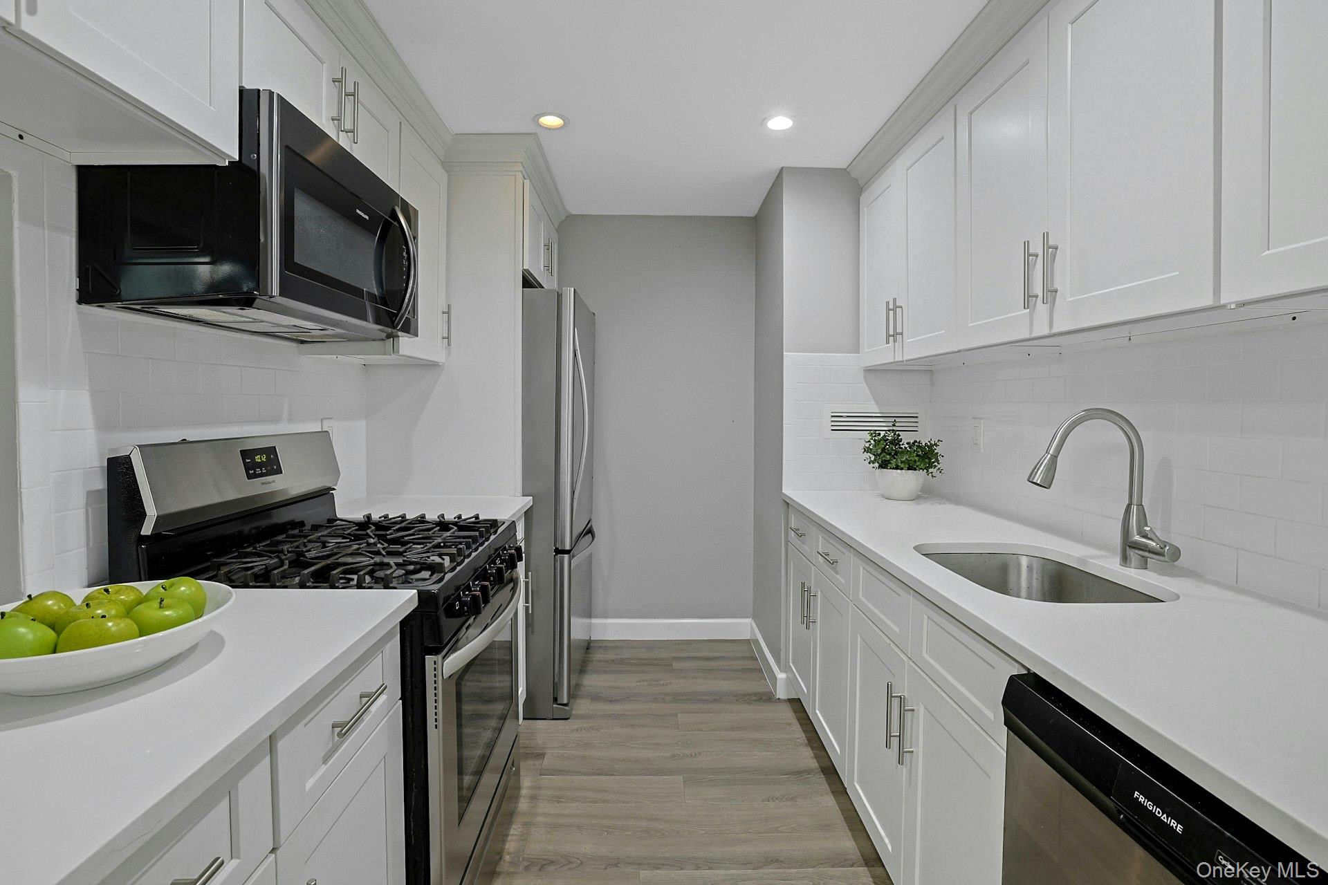 1270 North Avenue, Unit 1h photo 8