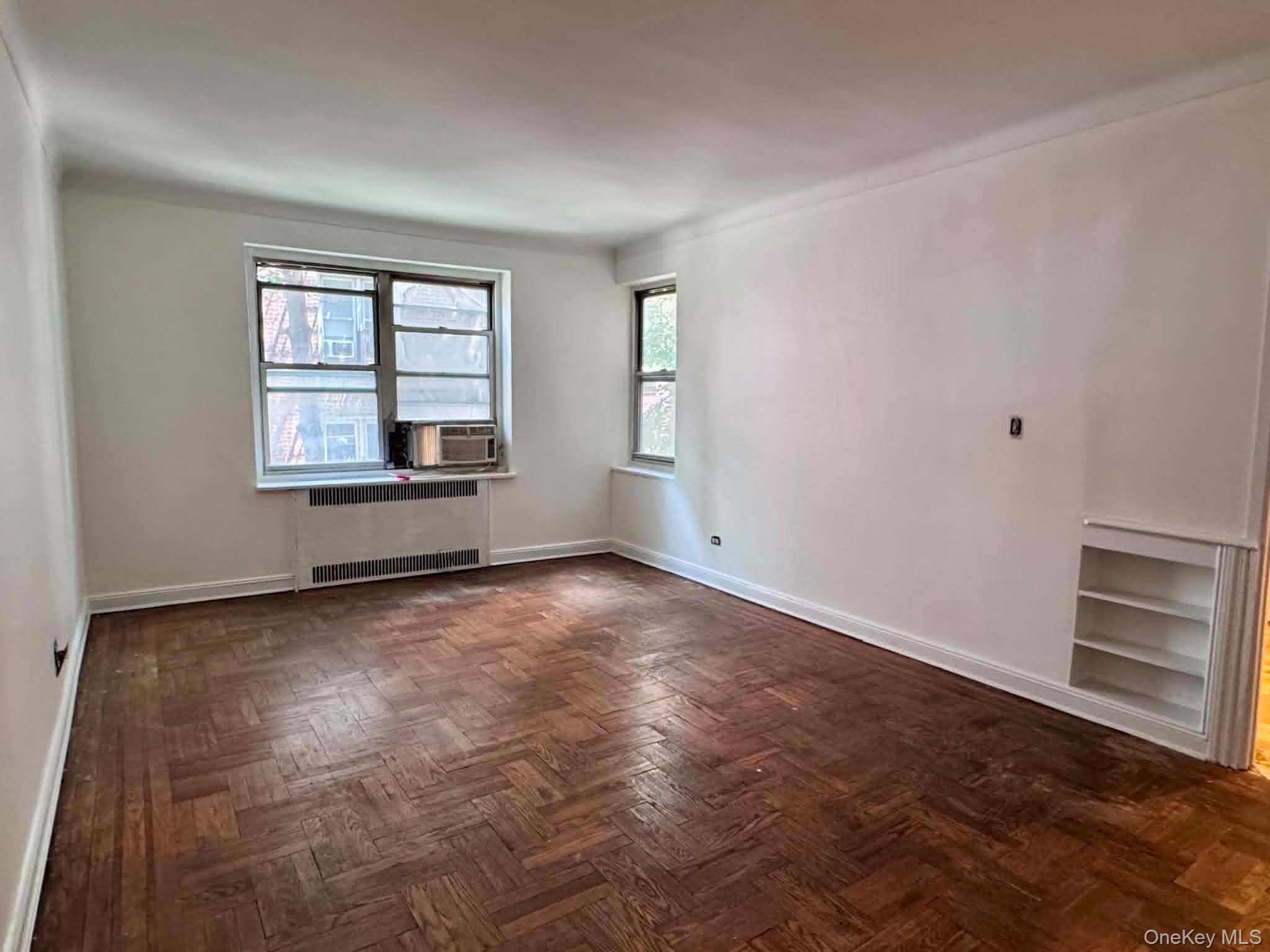 143-07 Sanford Avenue, Unit 3J photo 2
