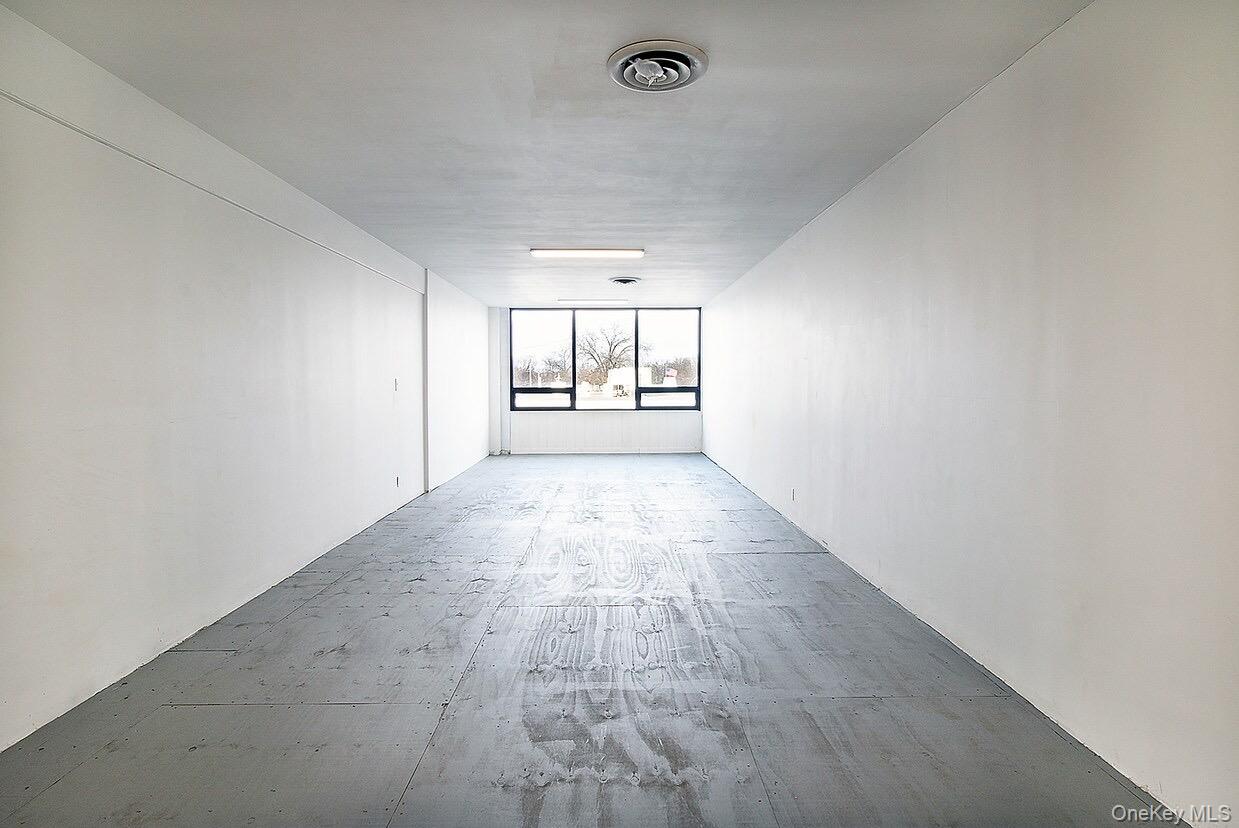 938 Port Washington Boulevard, Unit 4 photo 2