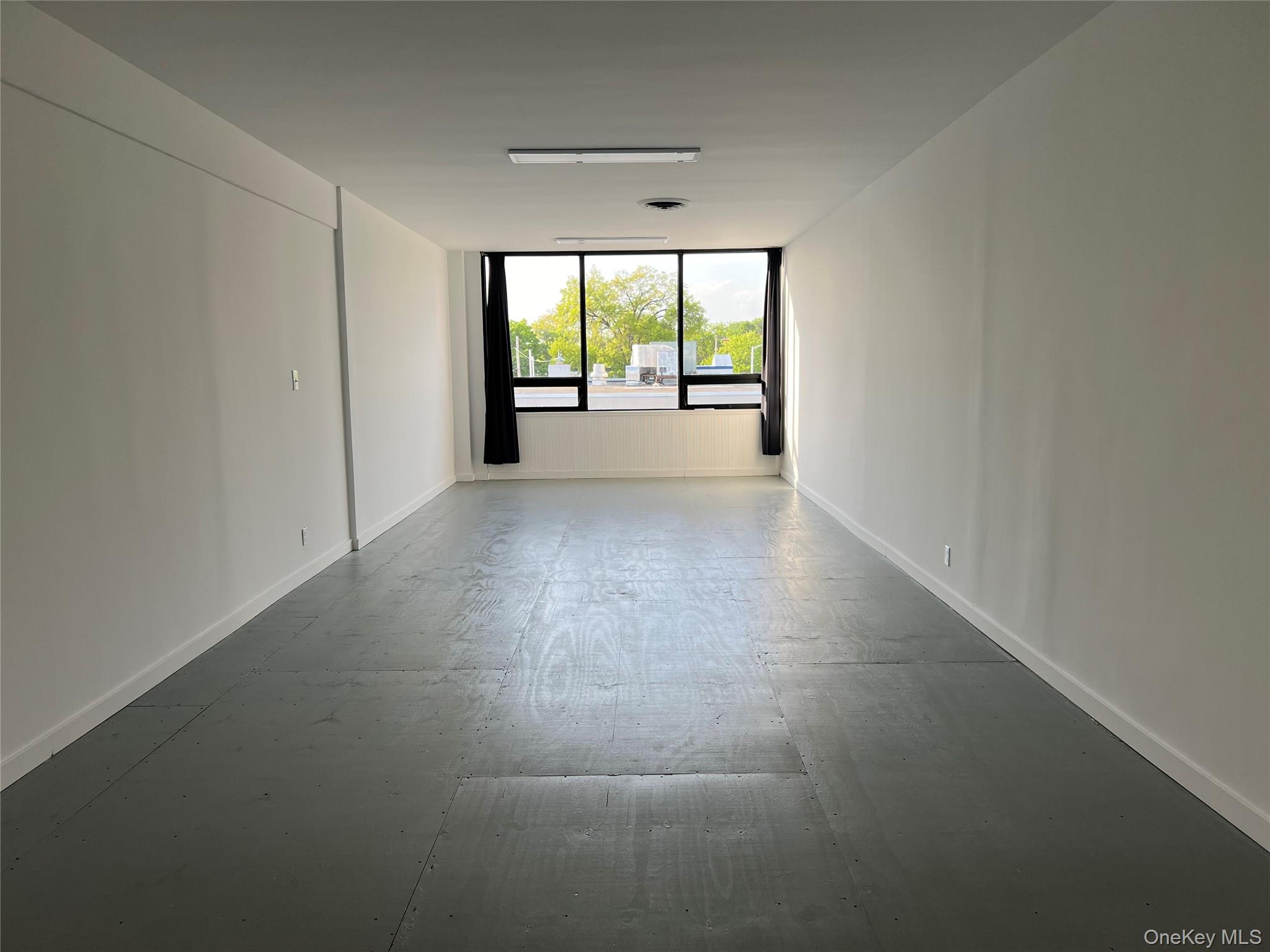 938 Port Washington Boulevard, Unit 4 photo 3