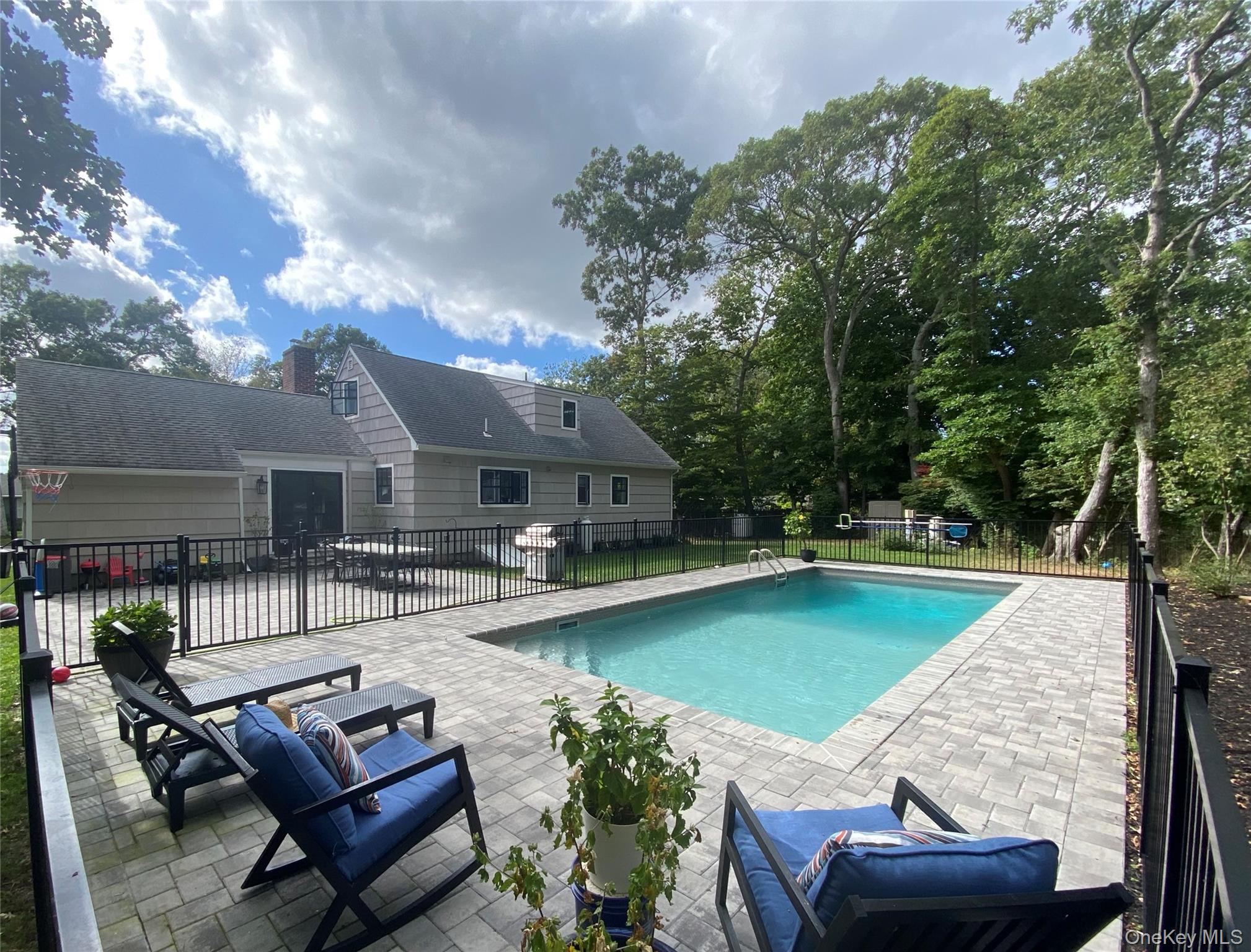 12 Wayne Court – For Rent photo 2