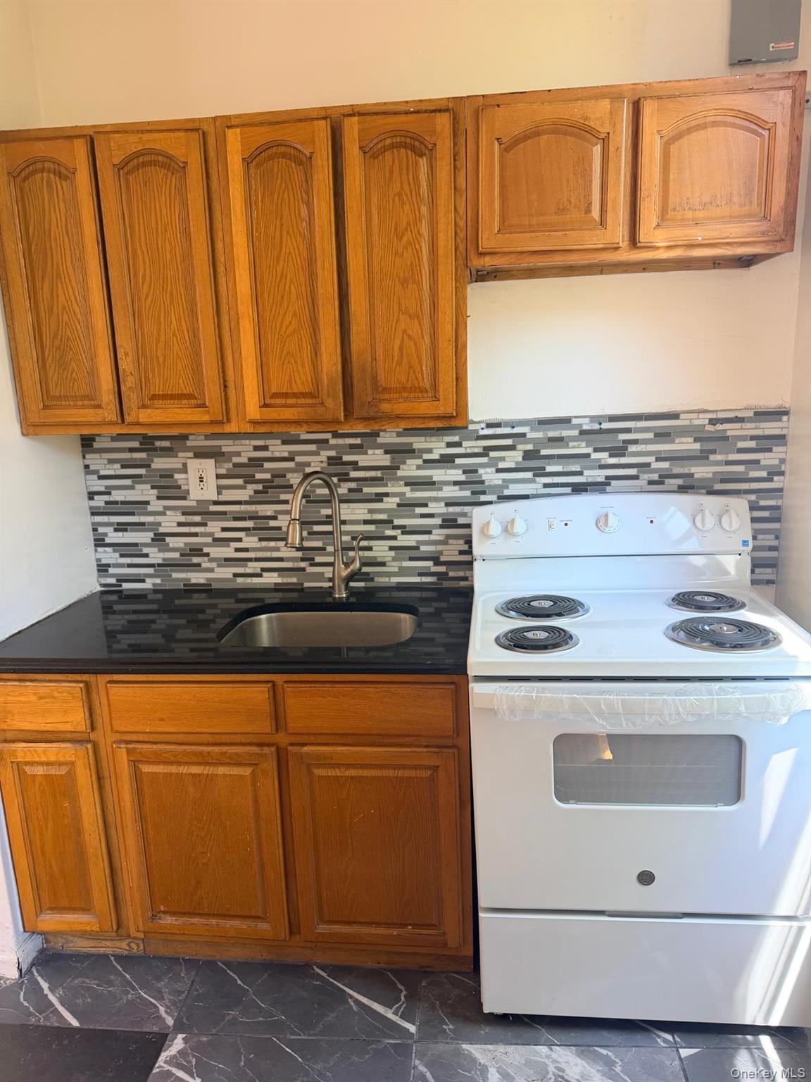 2304 Bassford Avenue – For Sale photo 10
