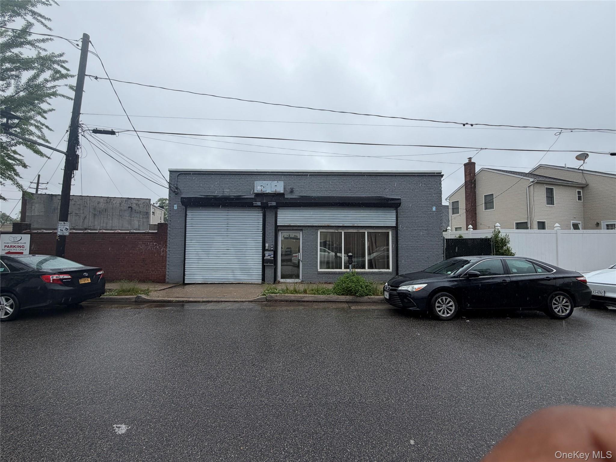 9 Brooklyn Avenue, New Hy 9 Brooklyn Avenue, New Hyde Park NY 11040 – For Rent