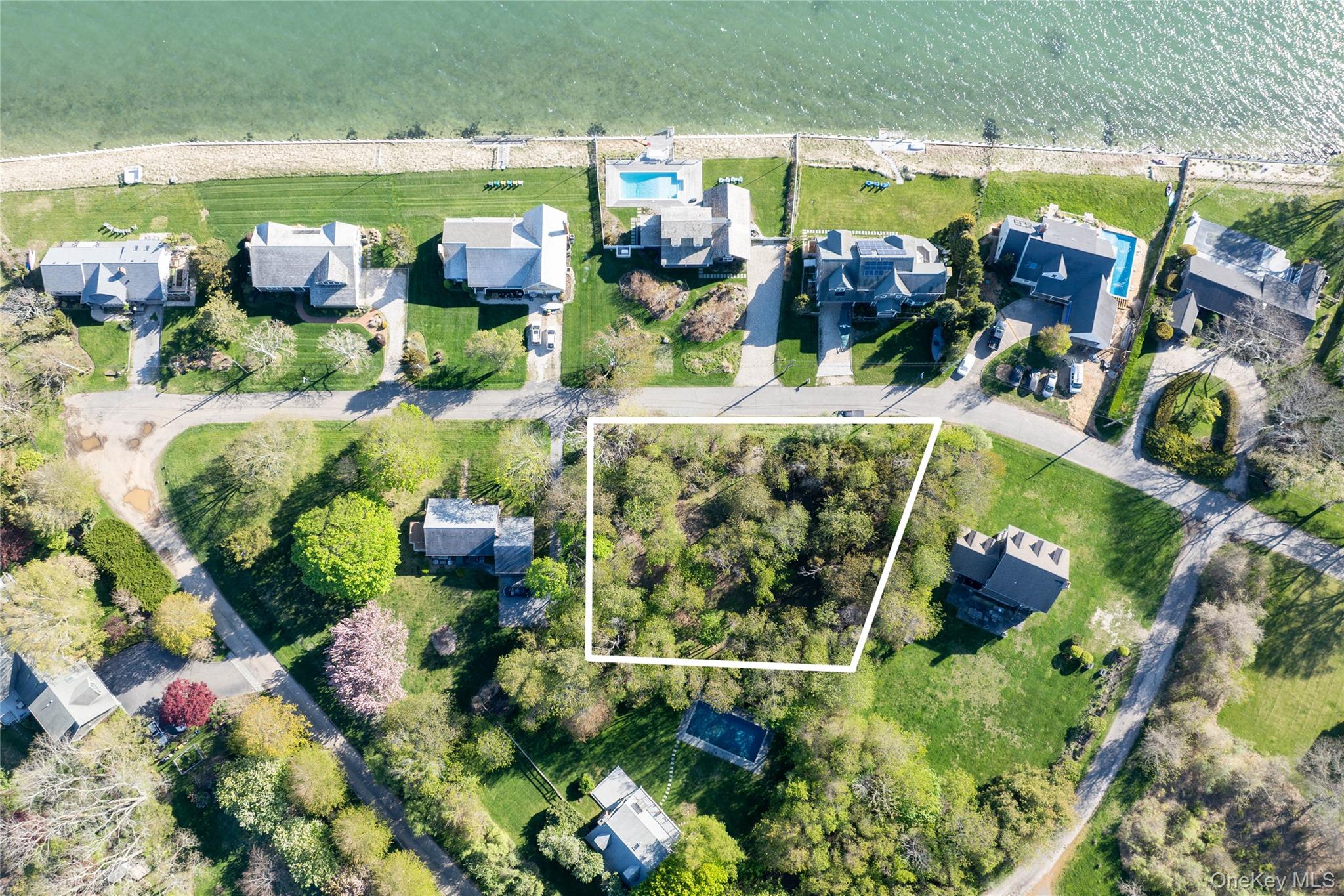 1115 Willow Terrace Lane – For Sale