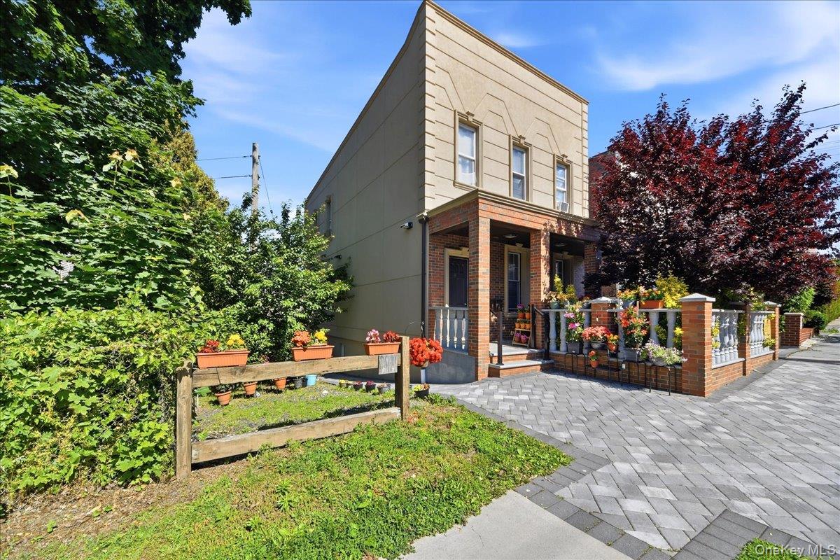 9 Hyatt Avenue – For Sale