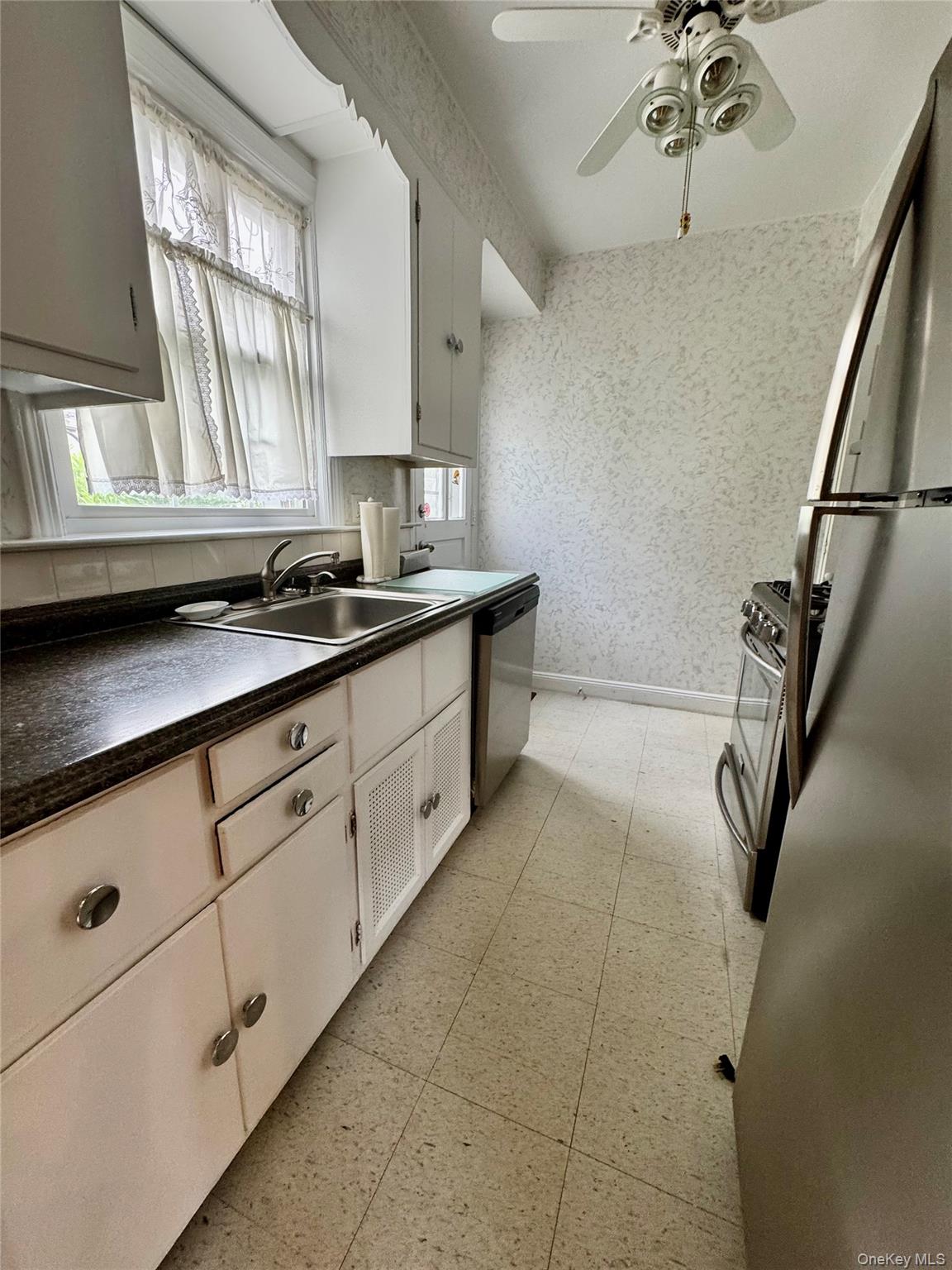 22 Bayview Court – For Rent photo 11