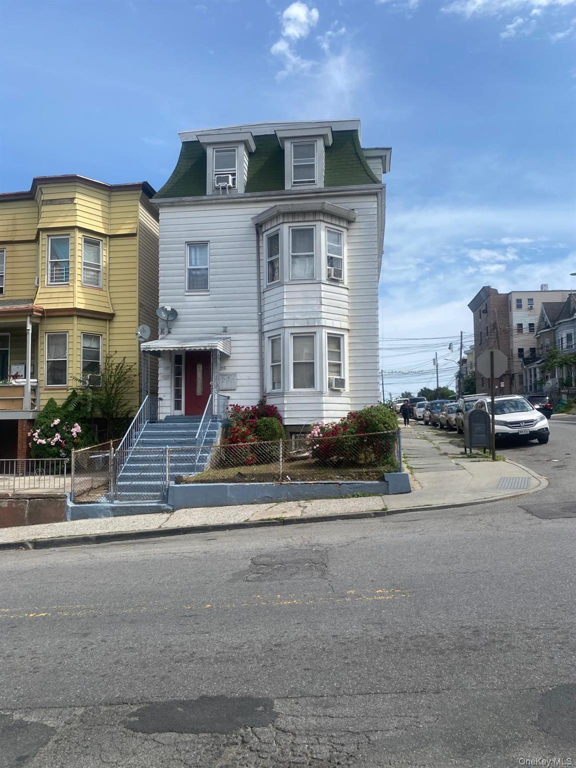 173 Elm Street – For Sale