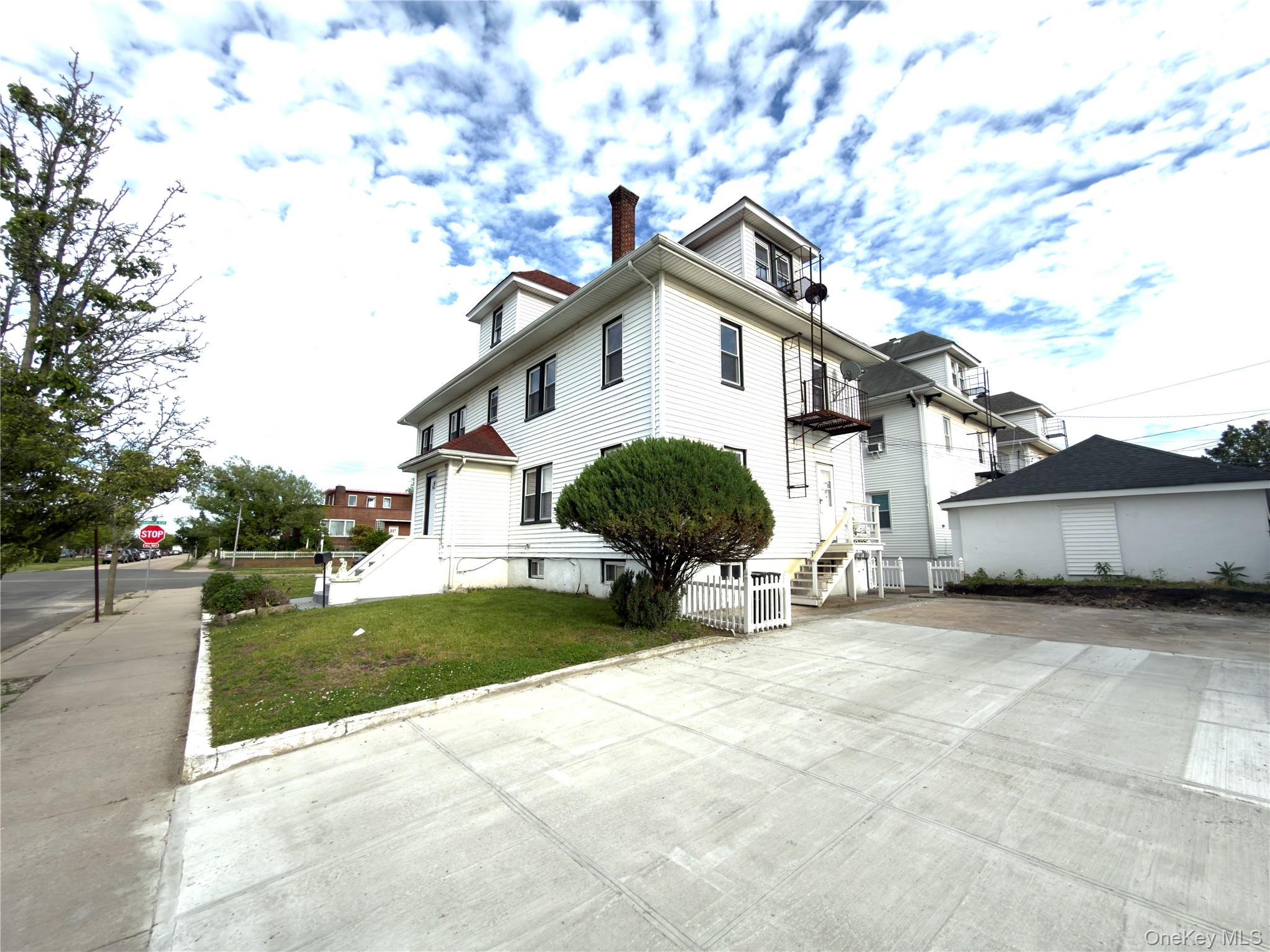 517 laurelton blvd – For Rent photo 8