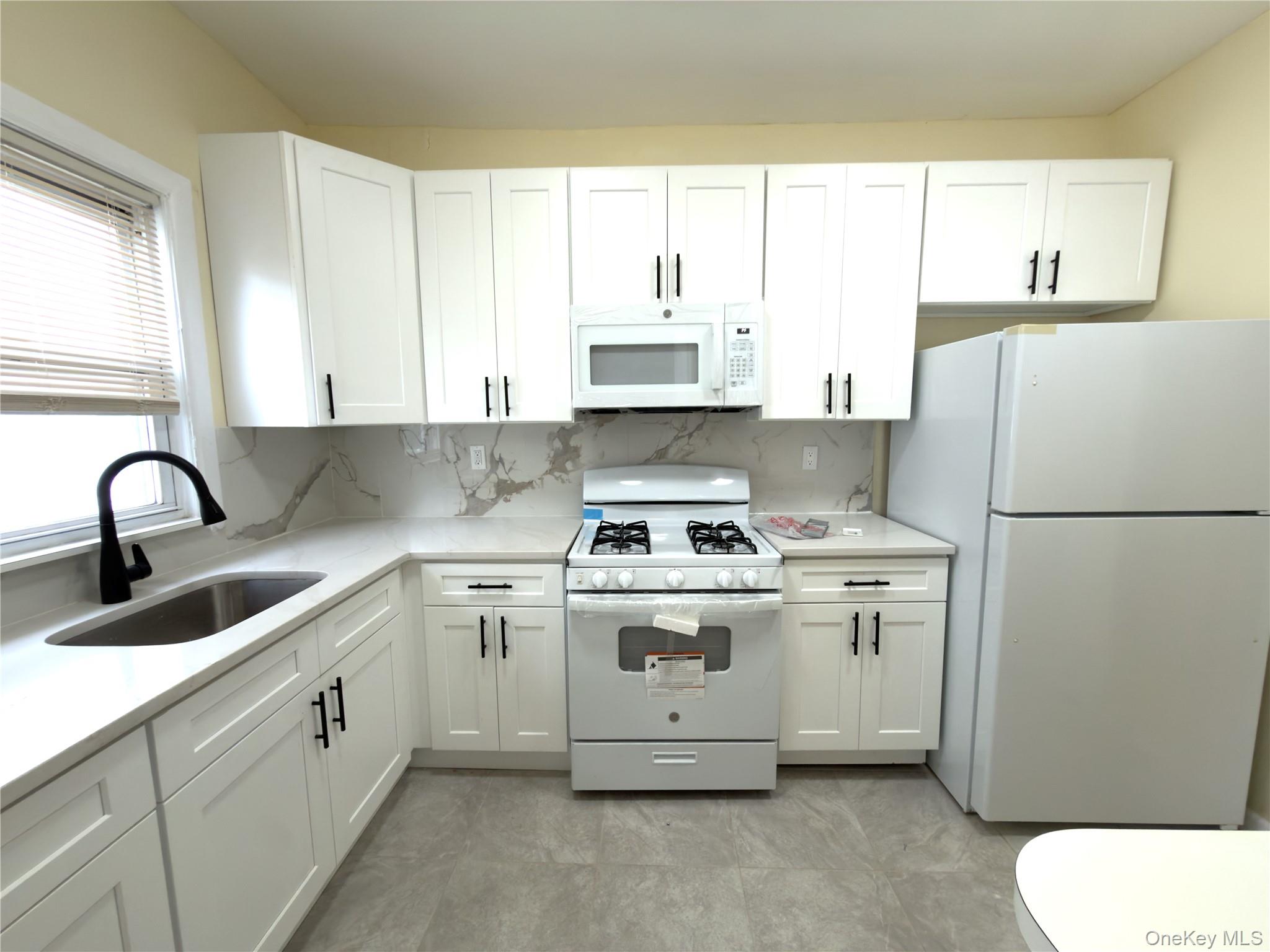 517 laurelton blvd – For Rent photo 12