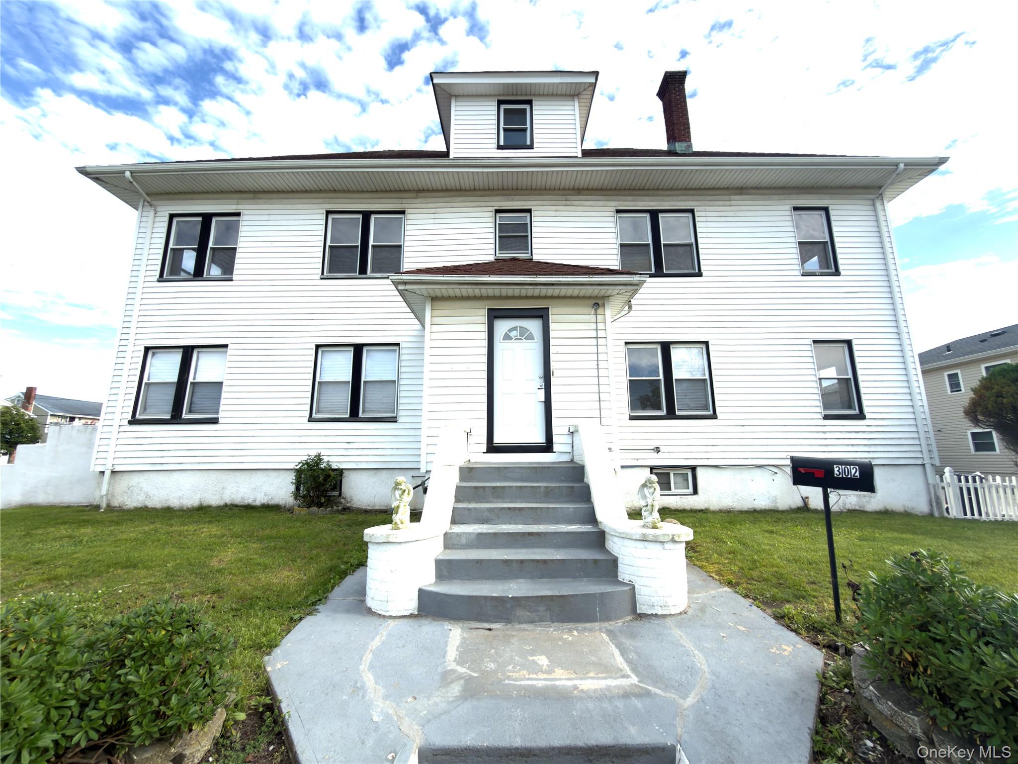 517 laurelton blvd – For Rent