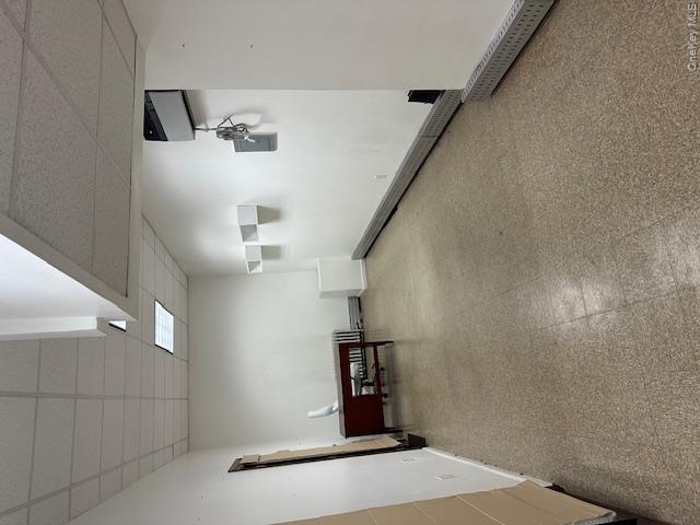 6226 Myrtle Avenue – For Rent photo 6