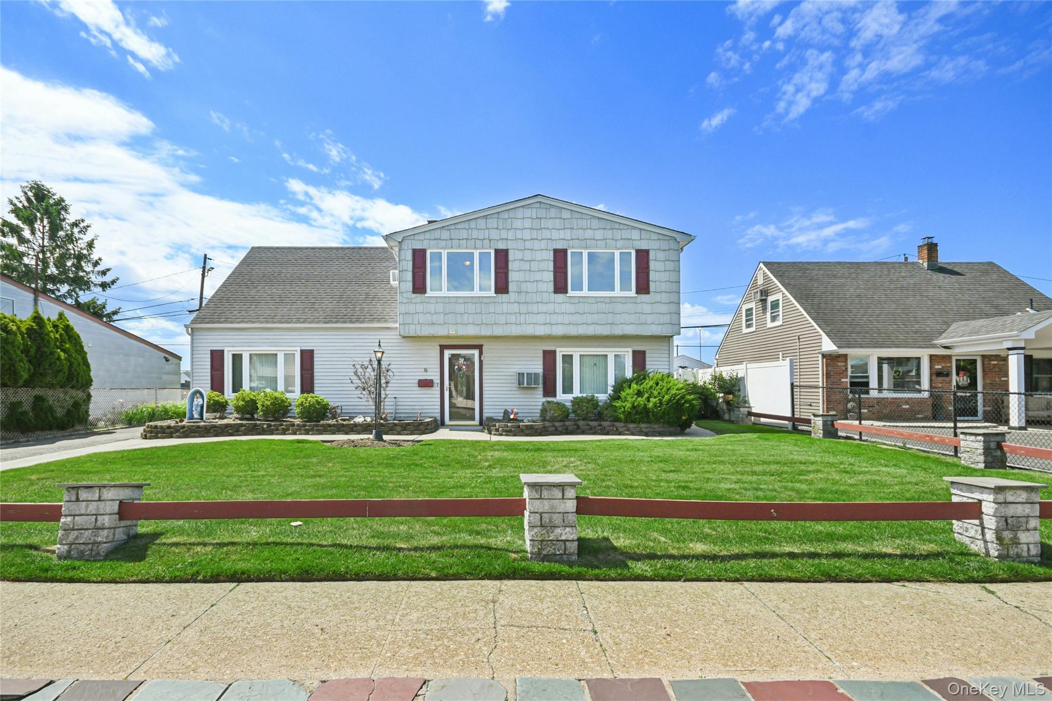16 Sycamore Lane – For Sale photo 2