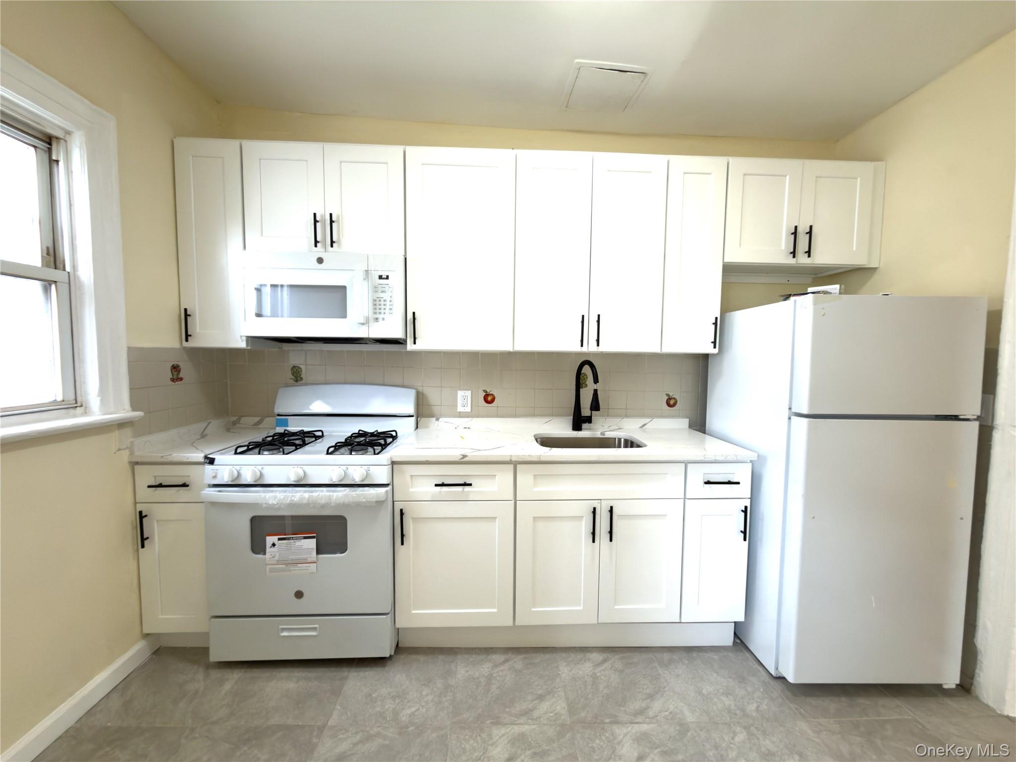302 West Hudson – For Rent photo 11