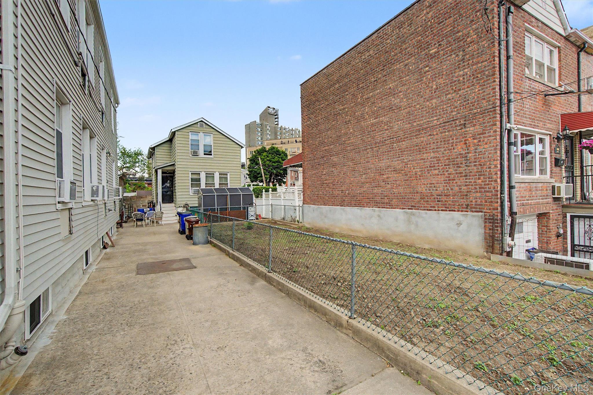 1608 Merry Avenue – For Sale photo 3