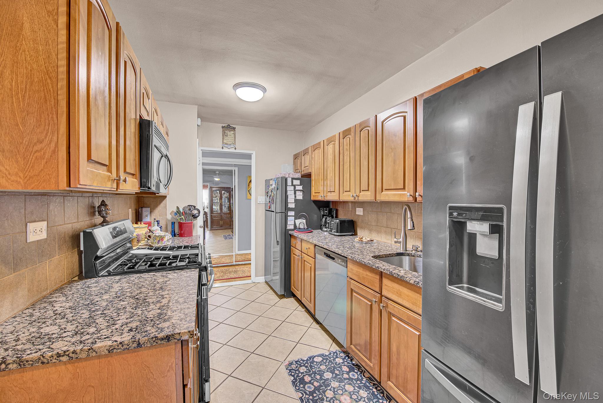 211-10 18th Avenue, Unit 1J photo 9