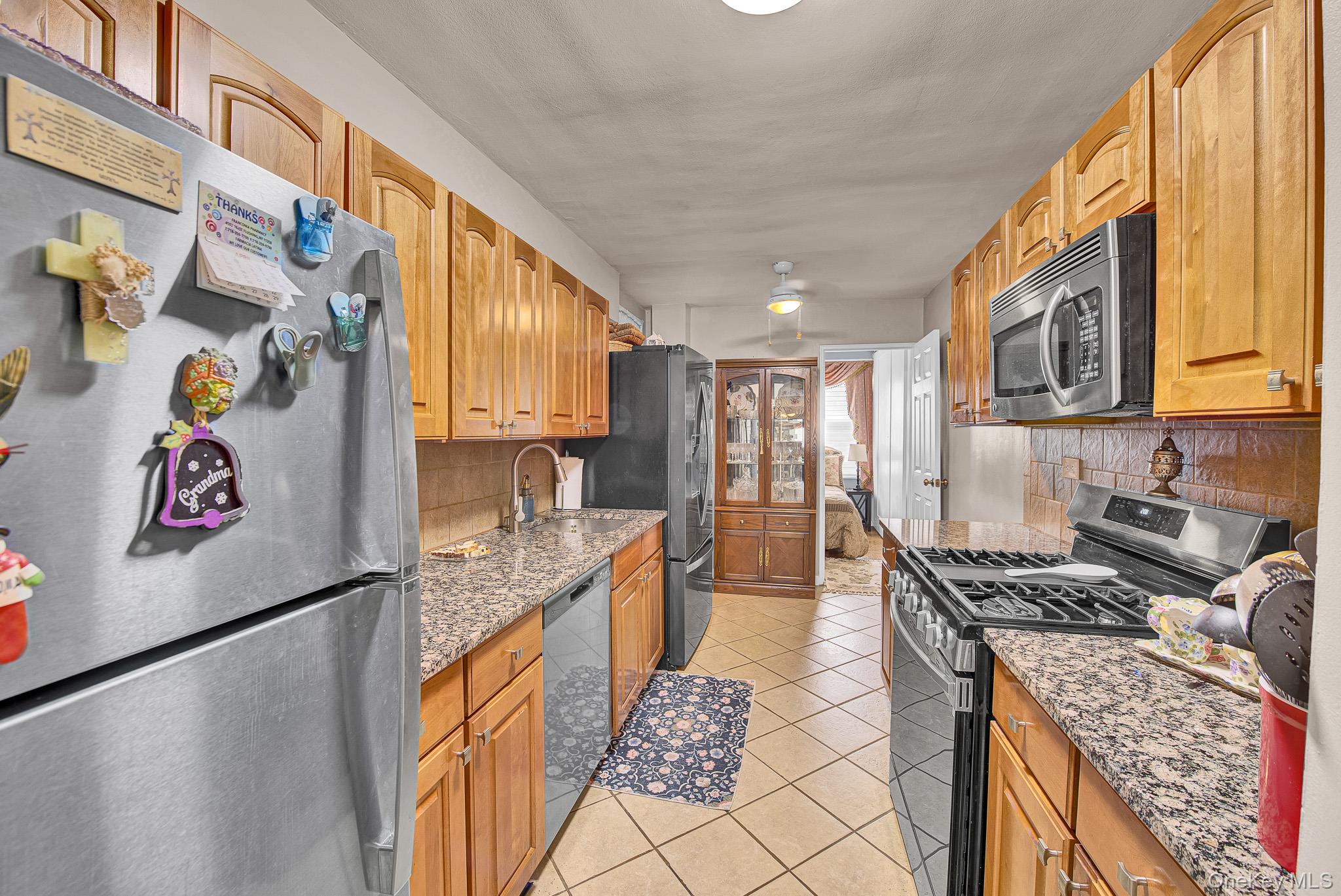 211-10 18th Avenue, Unit 1J photo 8