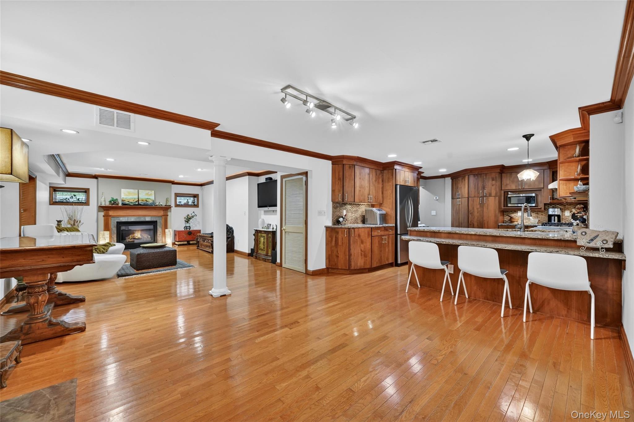 208 Oakland Avenue – For Sale photo 39