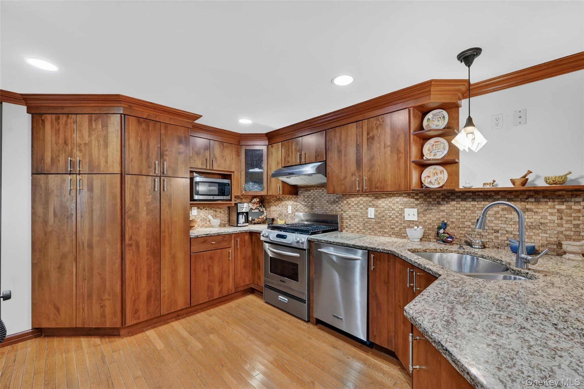 208 Oakland Avenue – For Sale photo 36