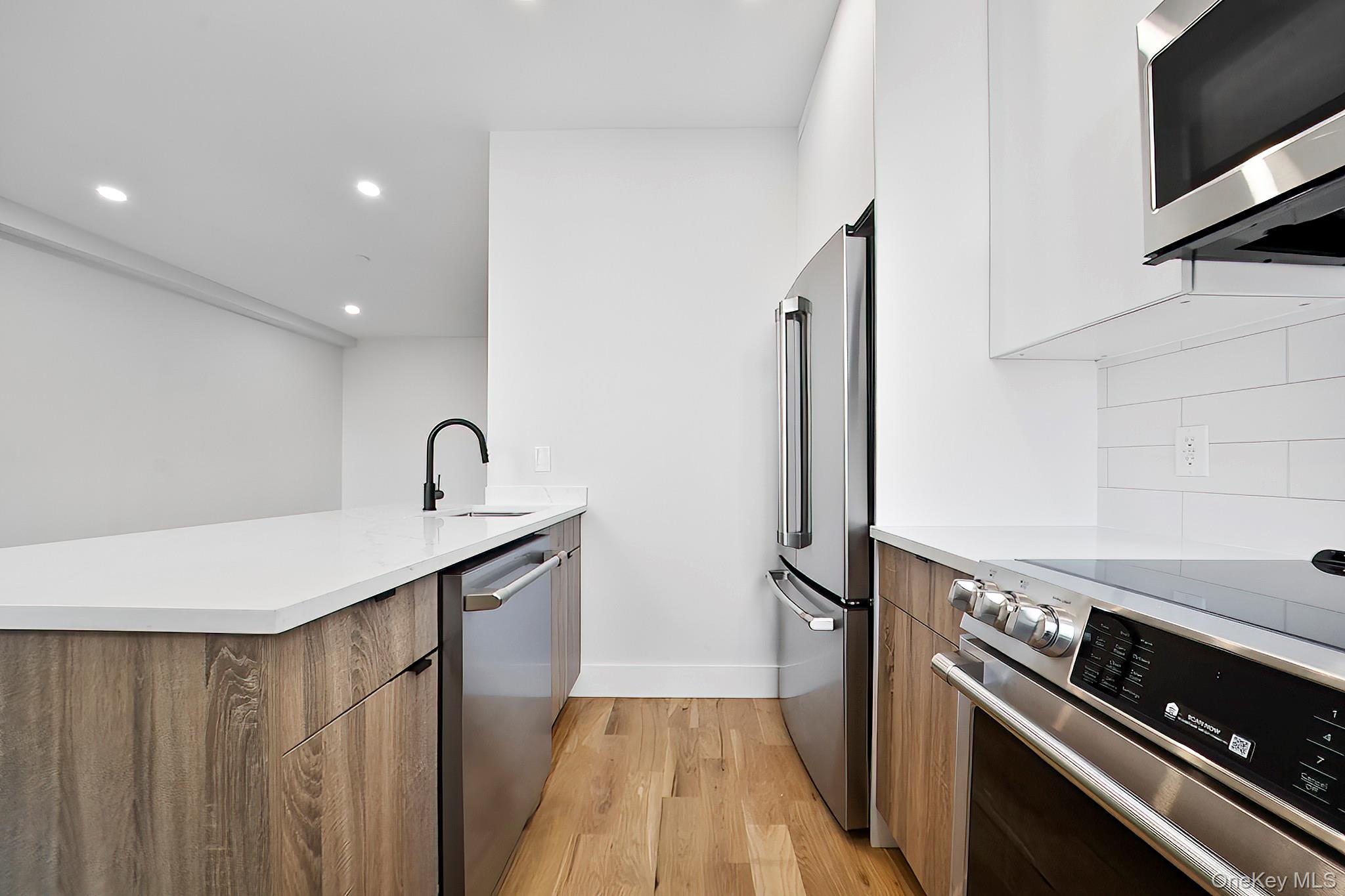 256 PUTNAM Avenue, Unit 4PH photo 3