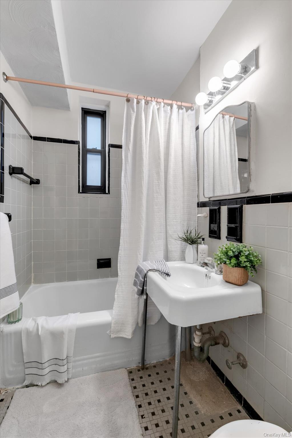 83-11 139 Street, Unit 4 G photo 14