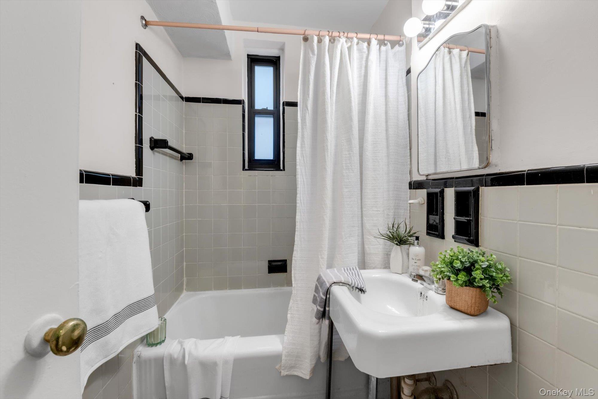 83-11 139 Street, Unit 4 G photo 13