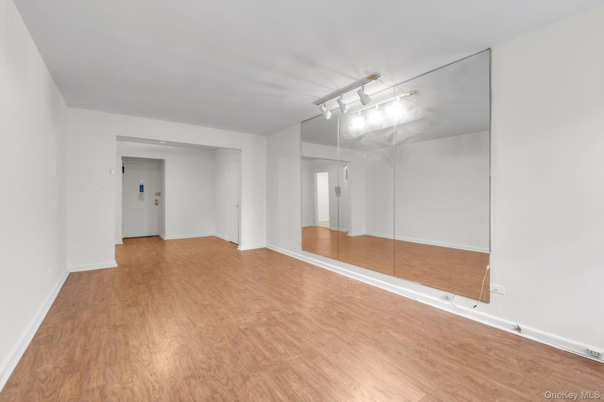 83-11 139 Street, Unit 4 G photo 6